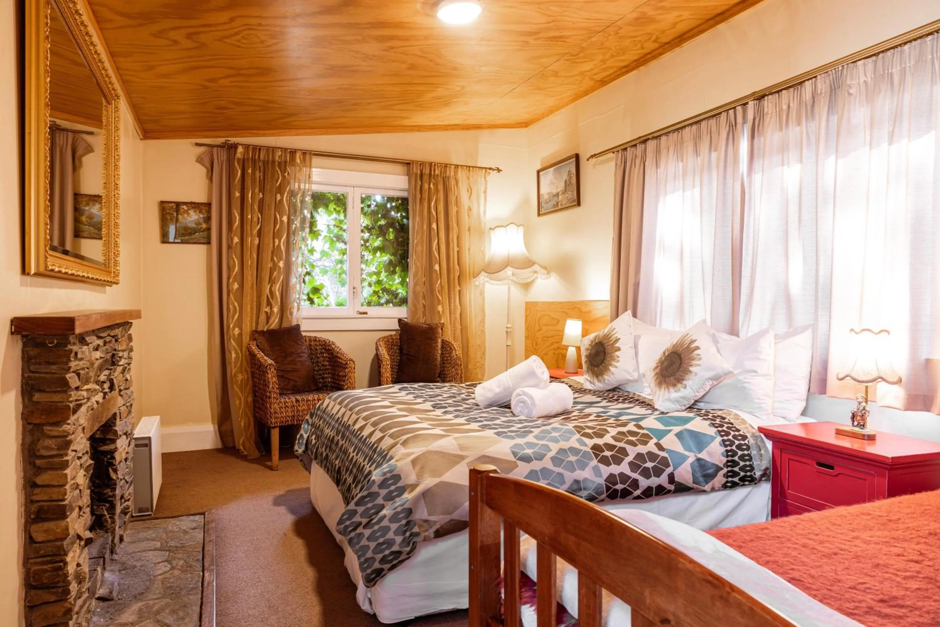 Bed in Tekapo1929 Lakefront Villa