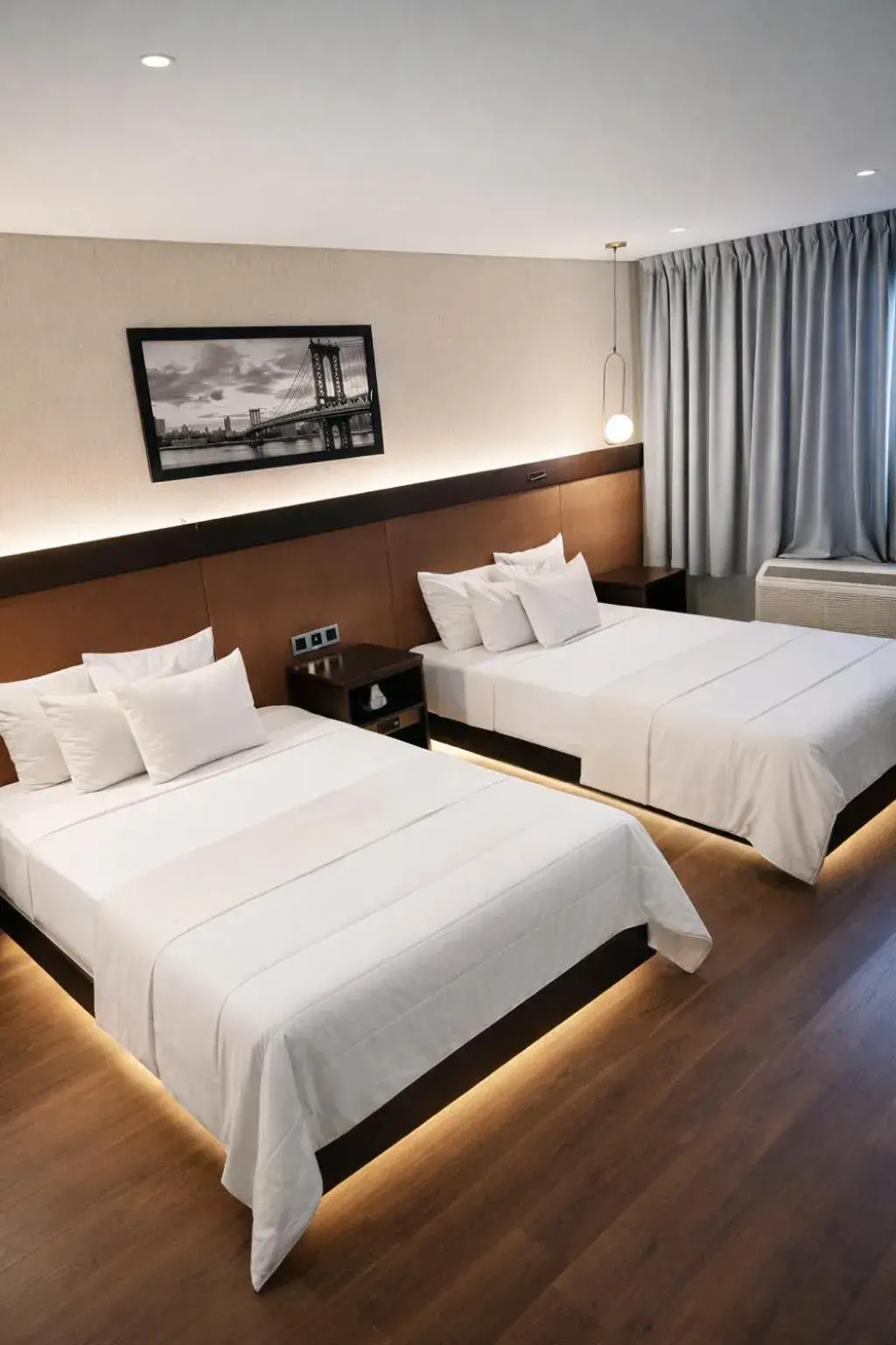 Bed in Hotel Mirage Brooklyn Bed in Hotel Mirage Brooklyn