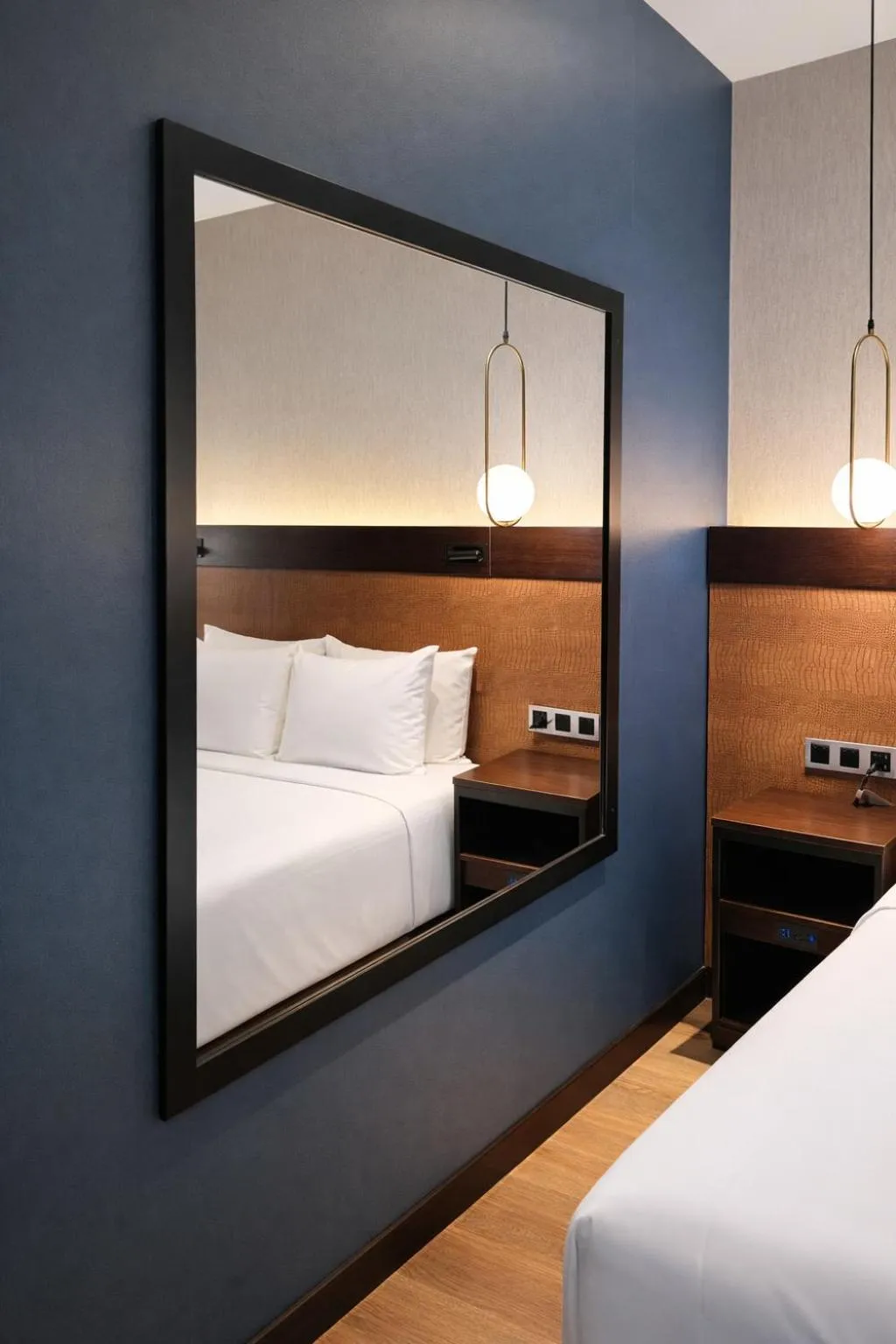 Bed in Hotel Mirage Brooklyn