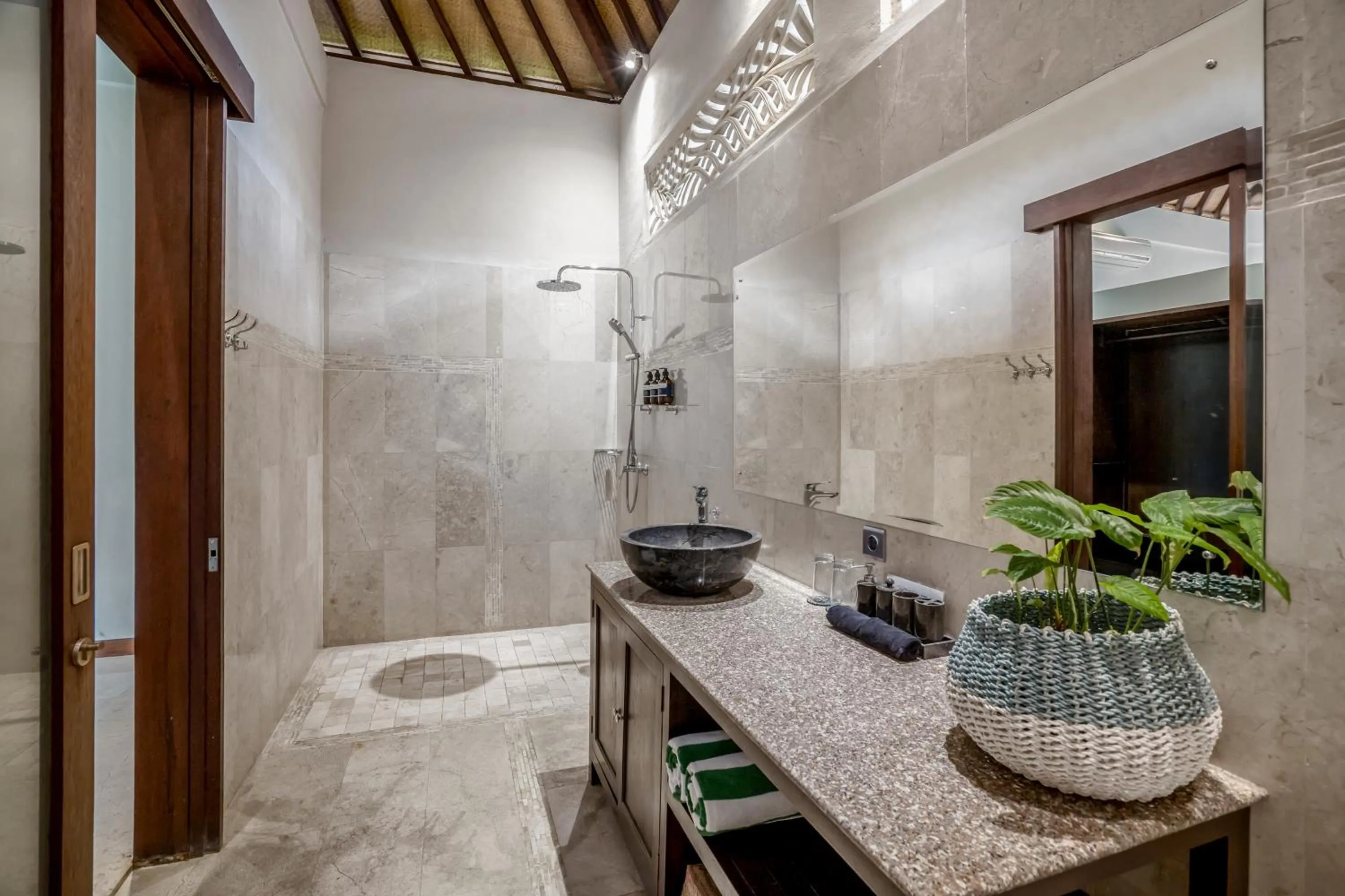 Shower in Kano Sari Ubud Villas