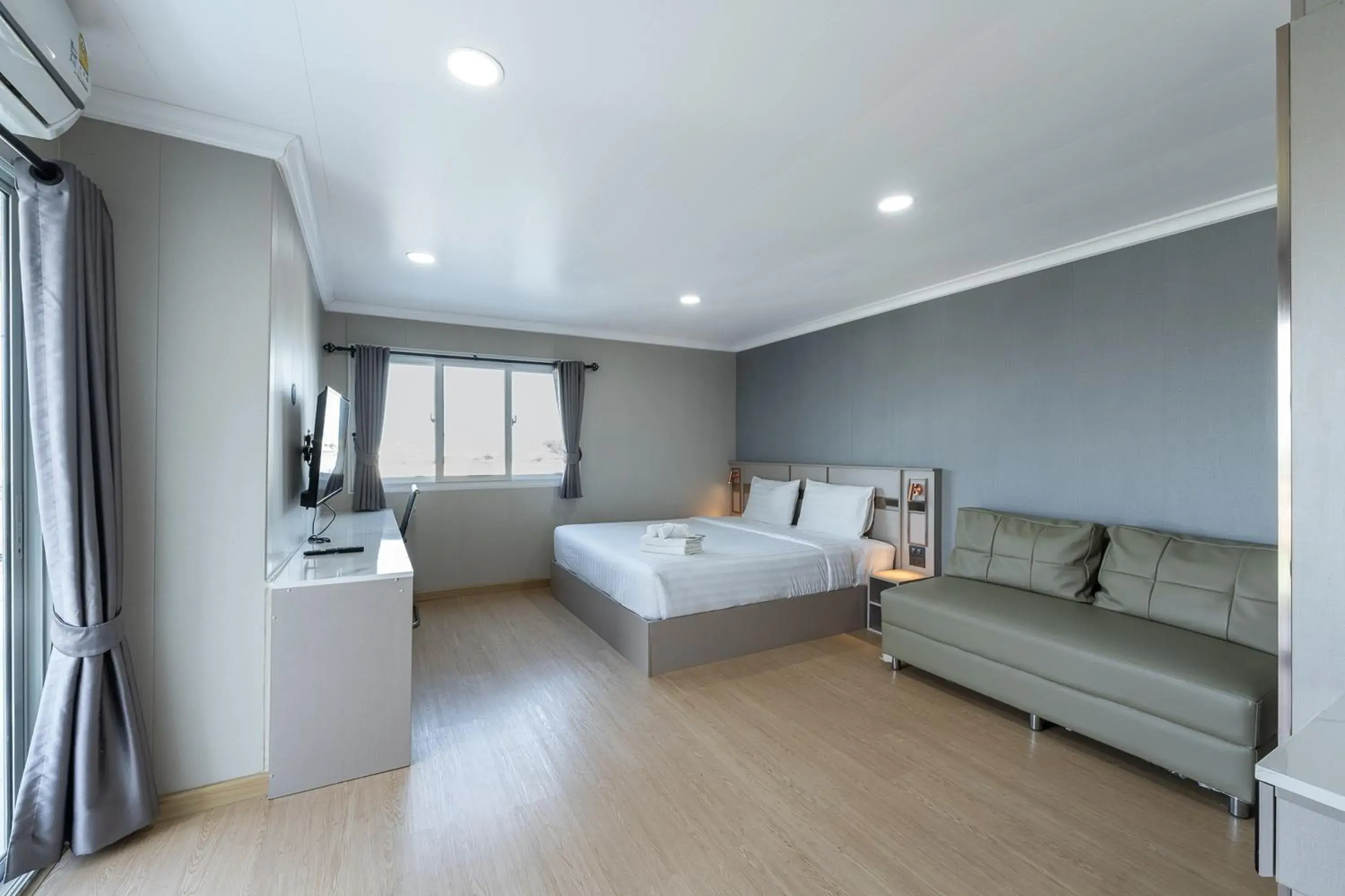 King Room with Balcony in TJ 4711 Residence King Room with Balcony in TJ 4711 Residence