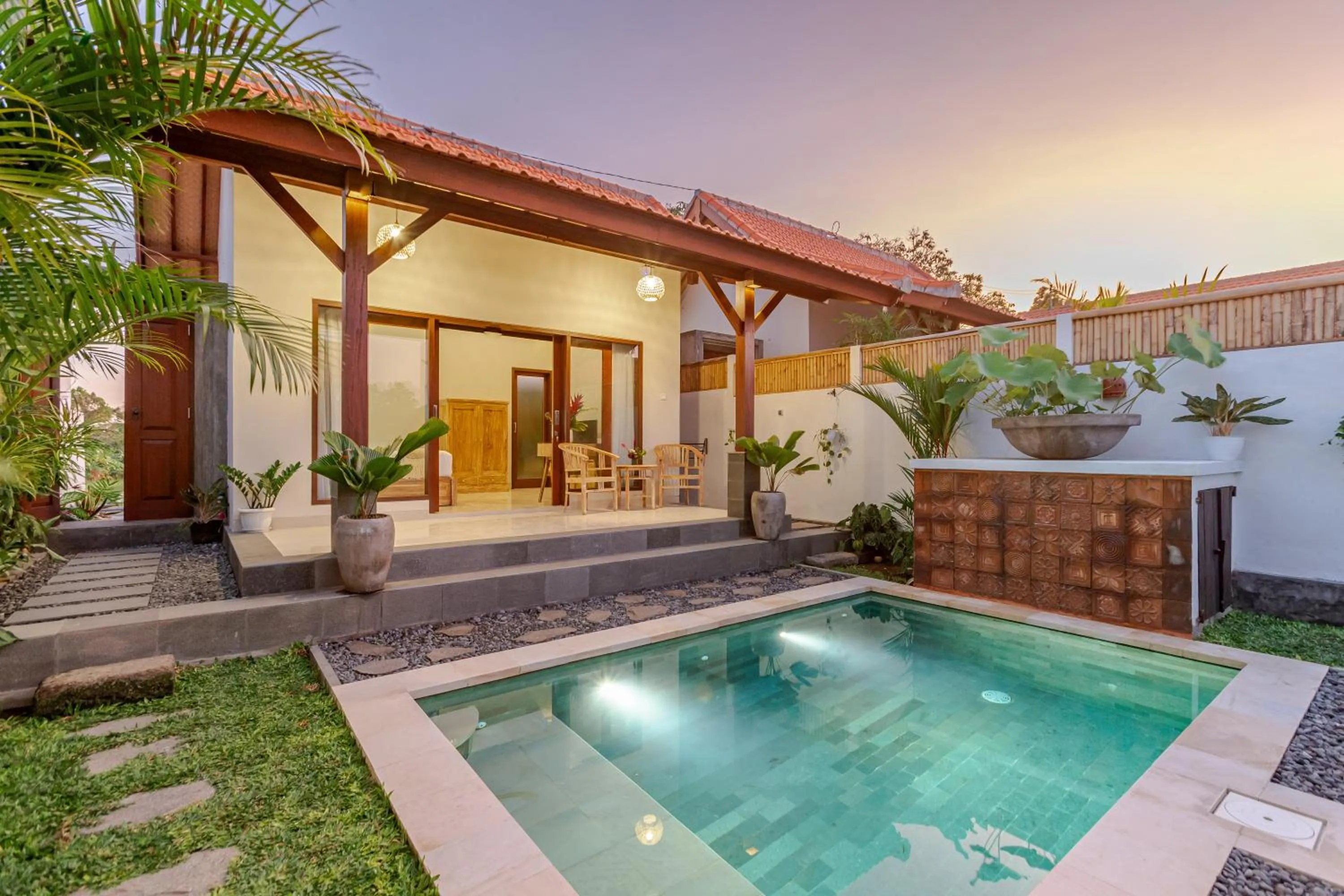 Swimming pool in The Lavana Roemah Juwet Nyanyi Beach