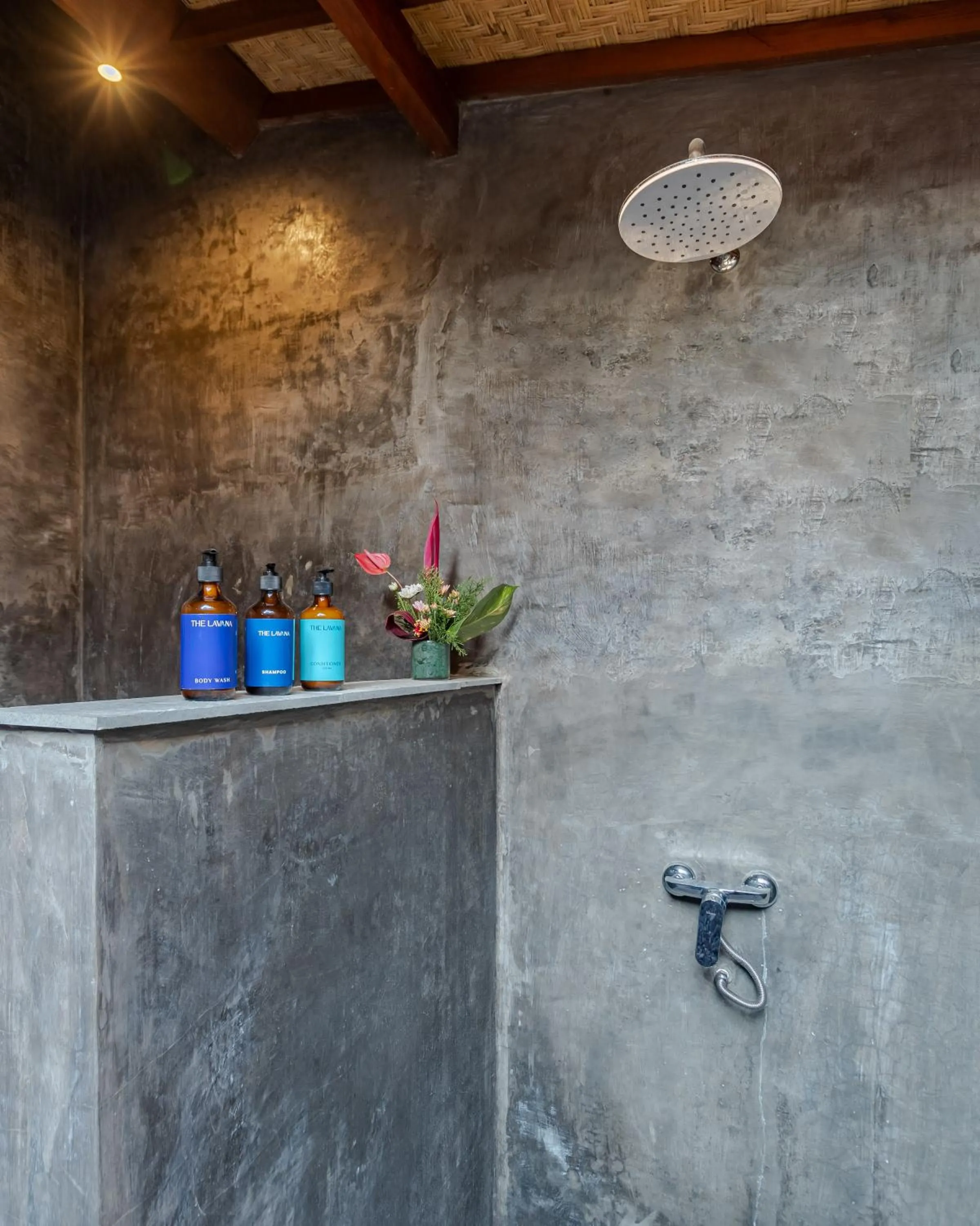 Bathroom in The Lavana Roemah Juwet Nyanyi Beach