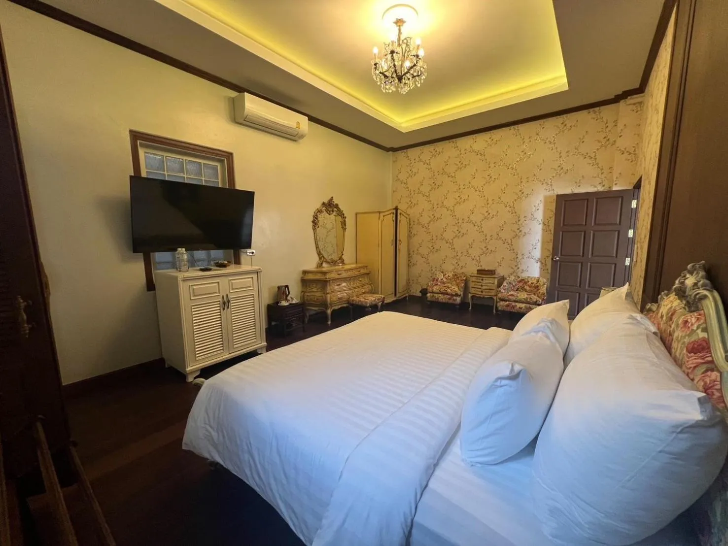 Bedroom, Bed in Casa Der See Boutique House