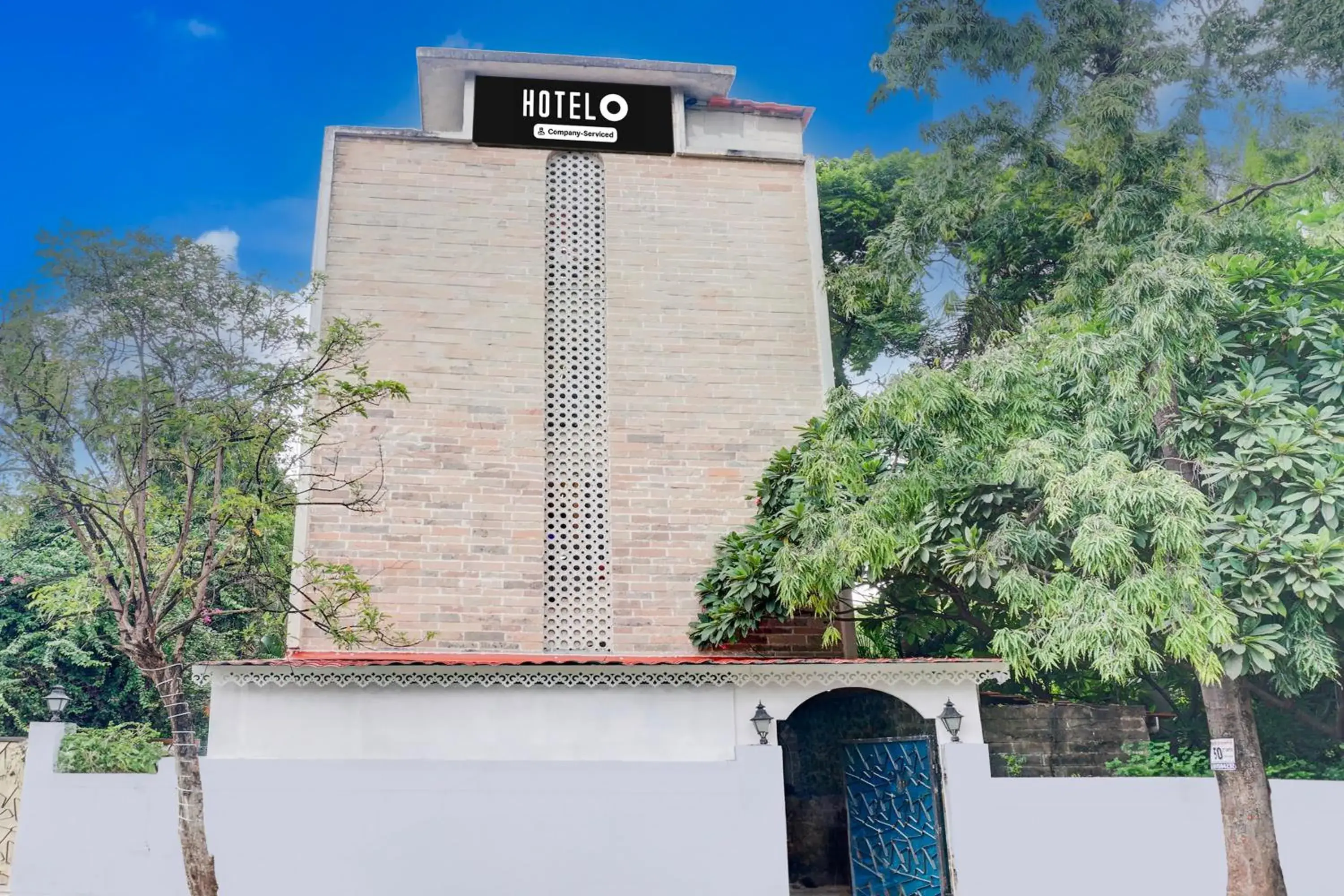 Facade/entrance in Super Hotel O Bopodi Near Pune IT Park Facade/entrance in Super Hotel O Bopodi Near Pune IT Park