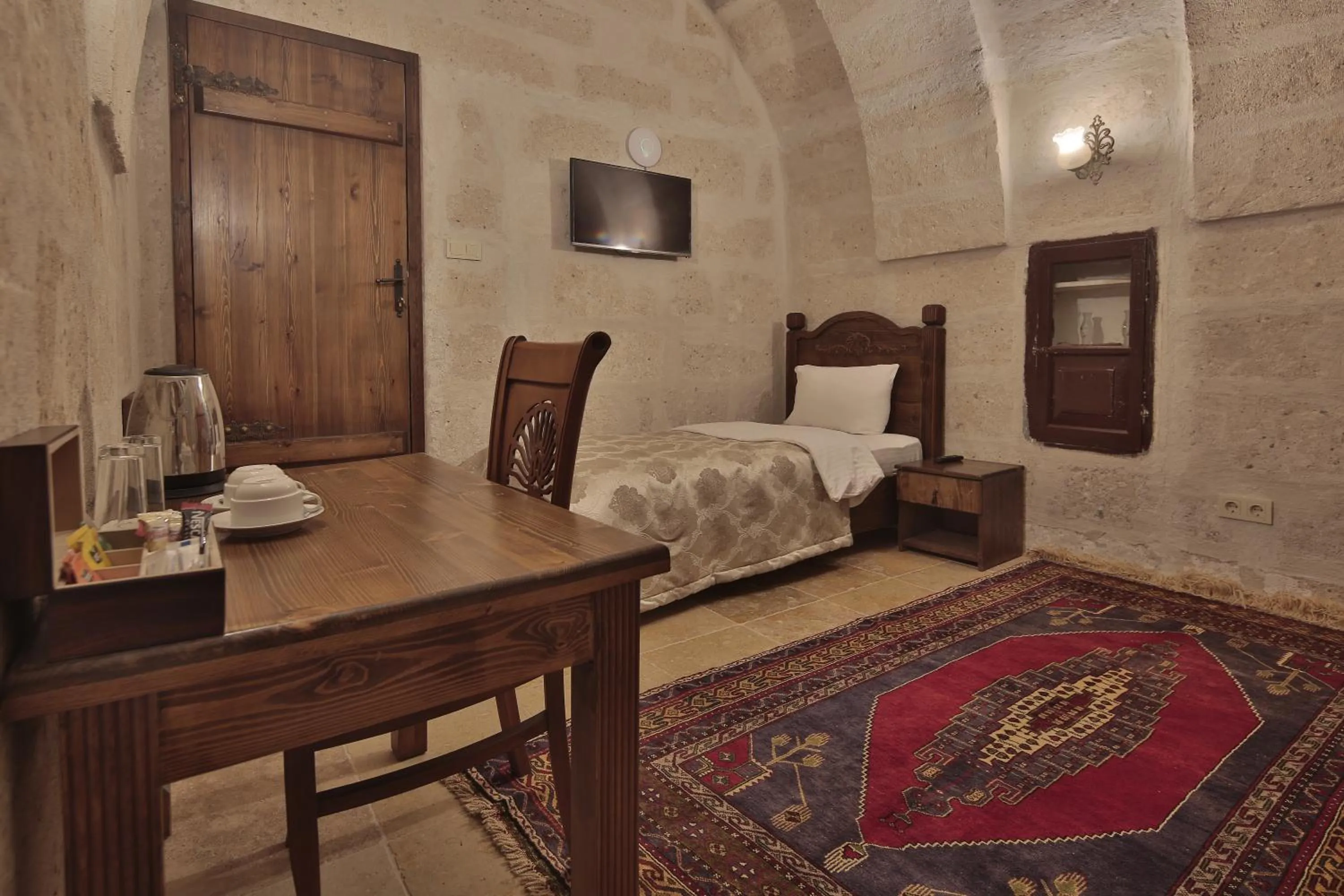 Other, Bed in My Cave La Maison Du Reve