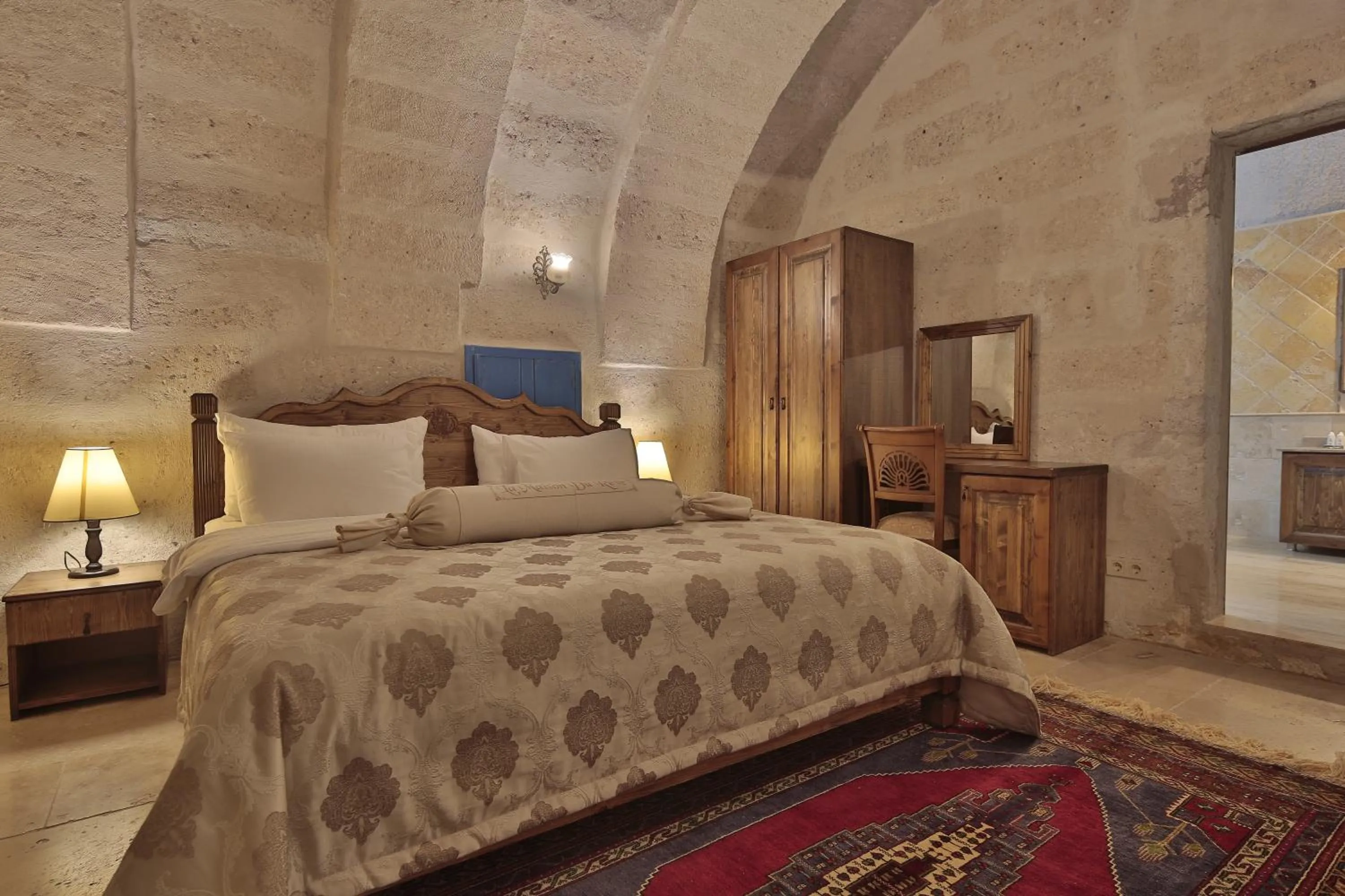 Other, Bed in My Cave La Maison Du Reve