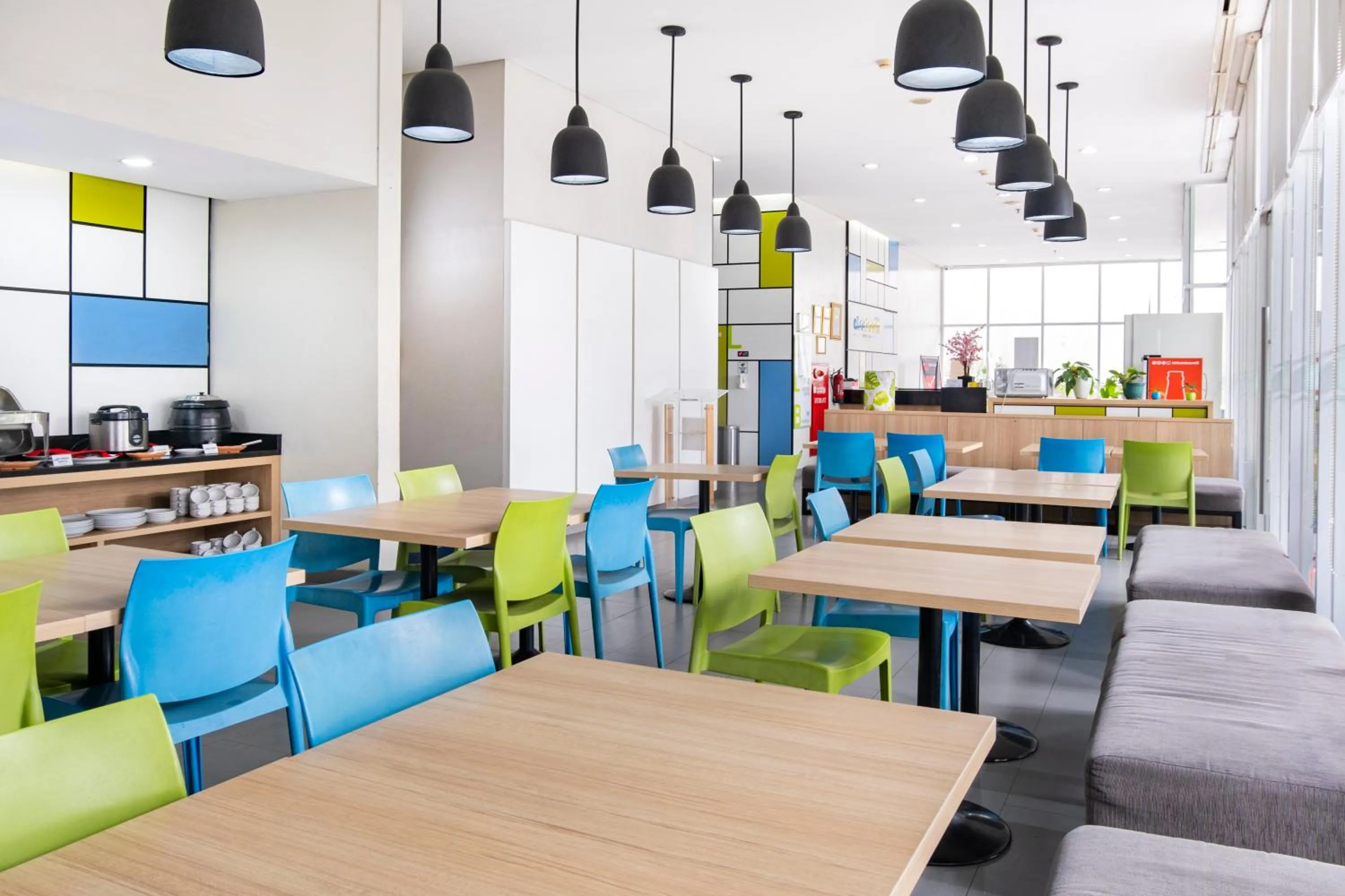 Restaurant/places to eat in Hotel Citradream Bandung