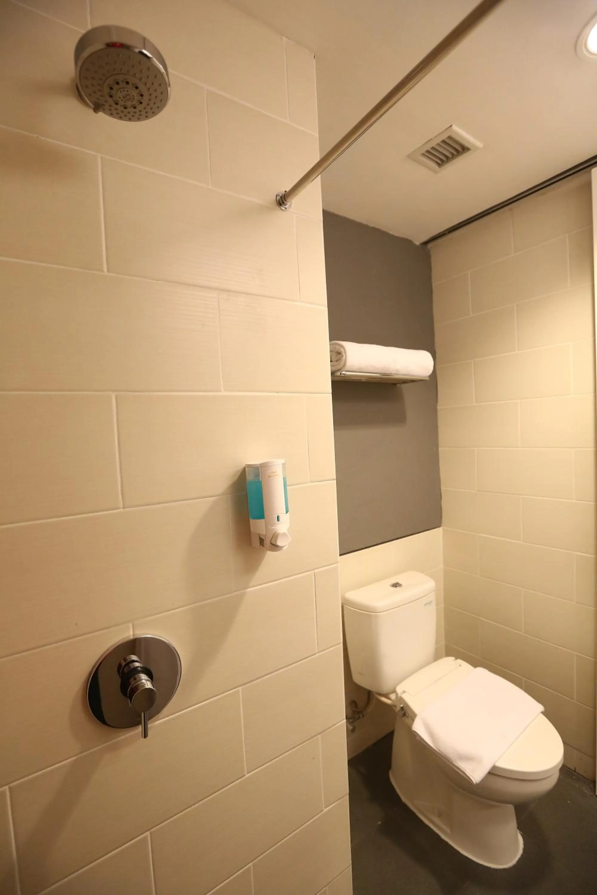 Shower in Hotel Citradream Bandung