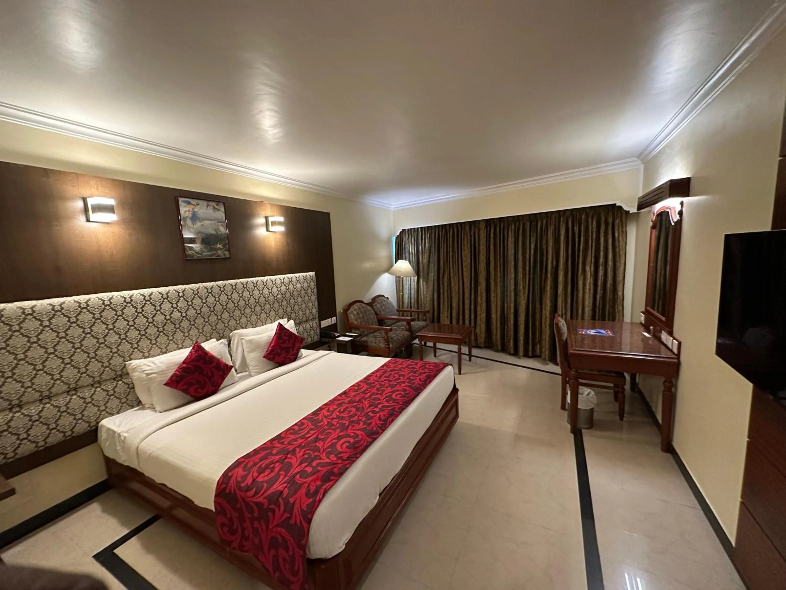 Bedroom, Bed in Hotel Annamalai International