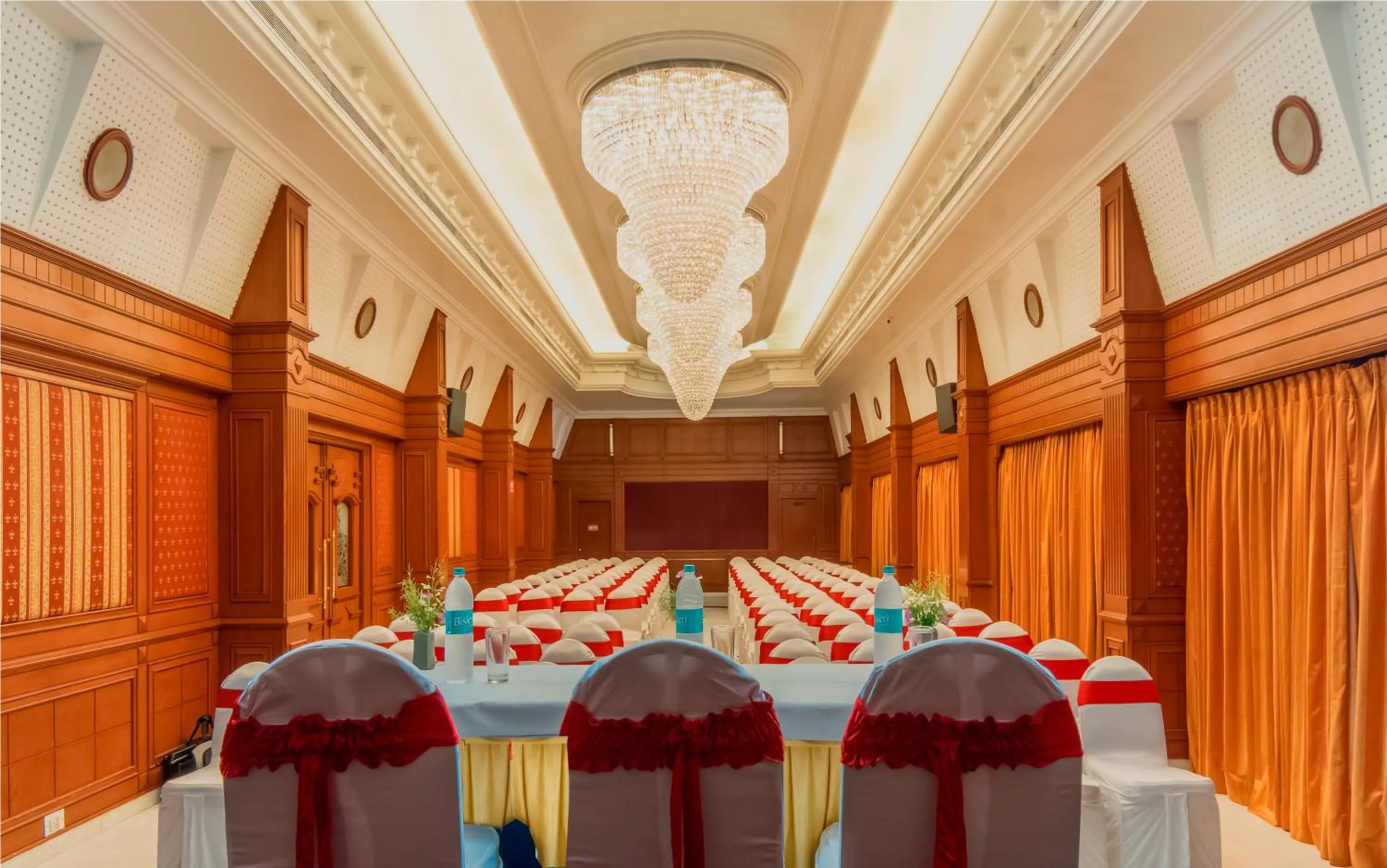 Business facilities in Hotel Annamalai International