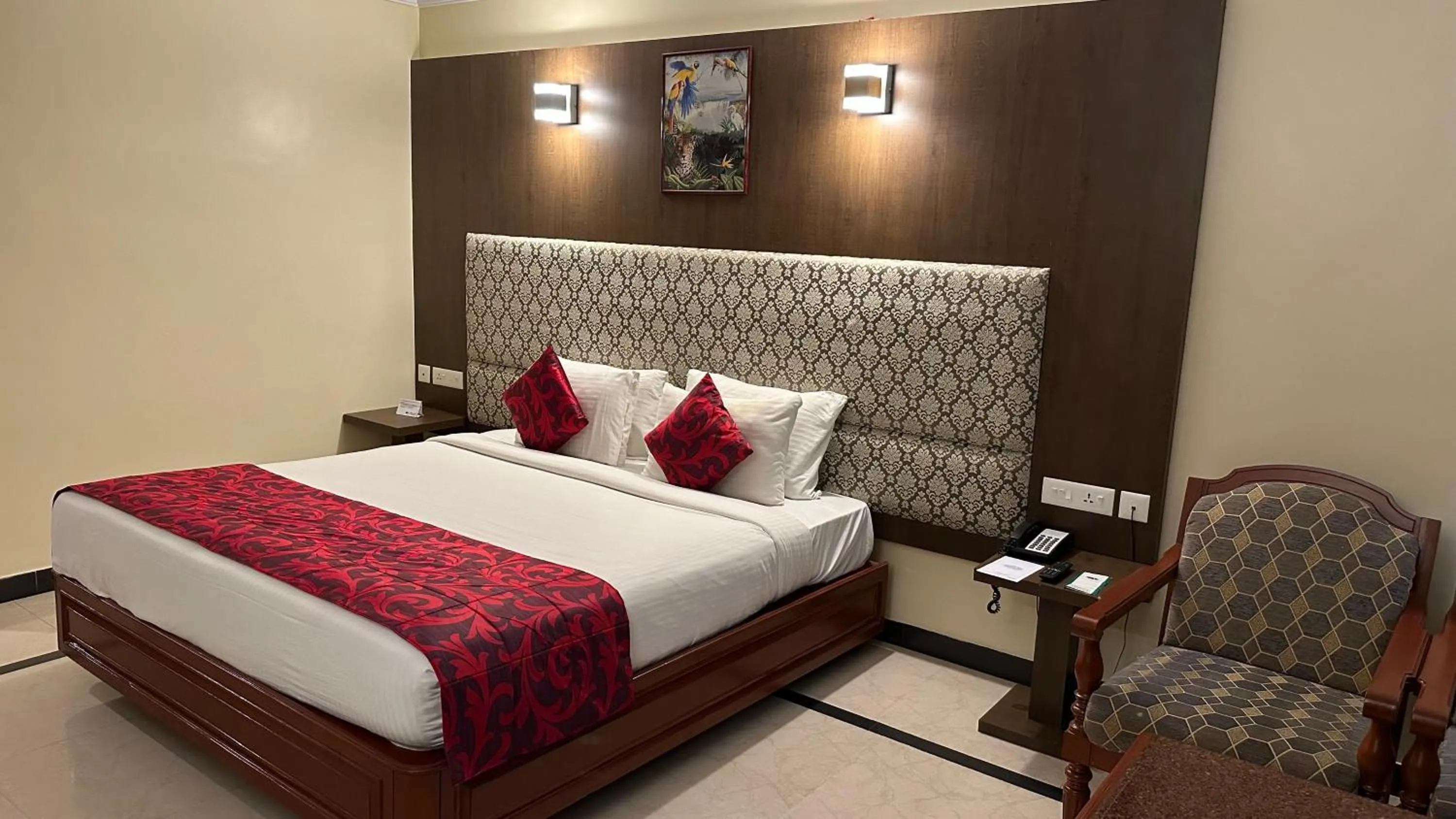 Bedroom, Bed in Hotel Annamalai International