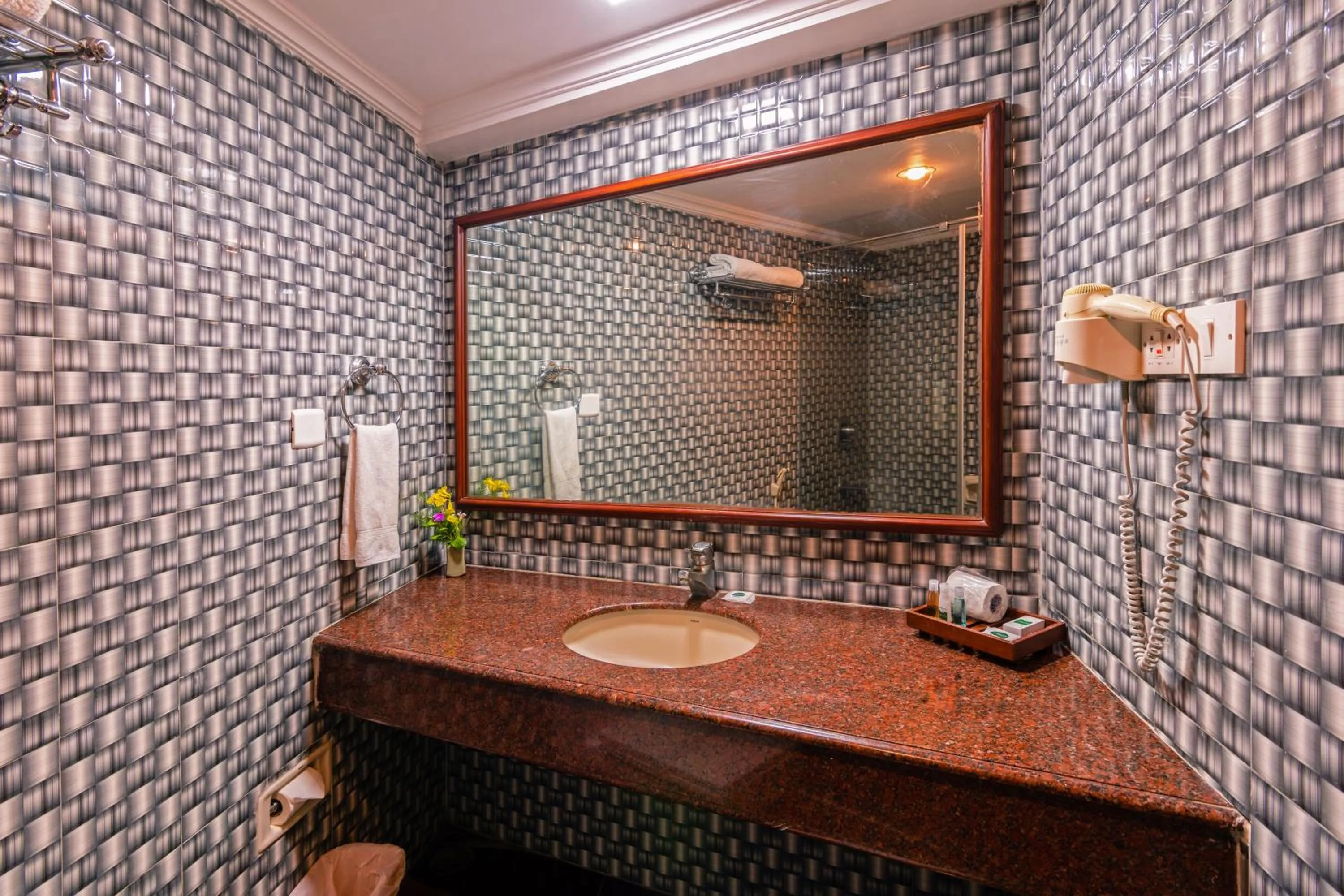 Toilet in Hotel Annamalai International