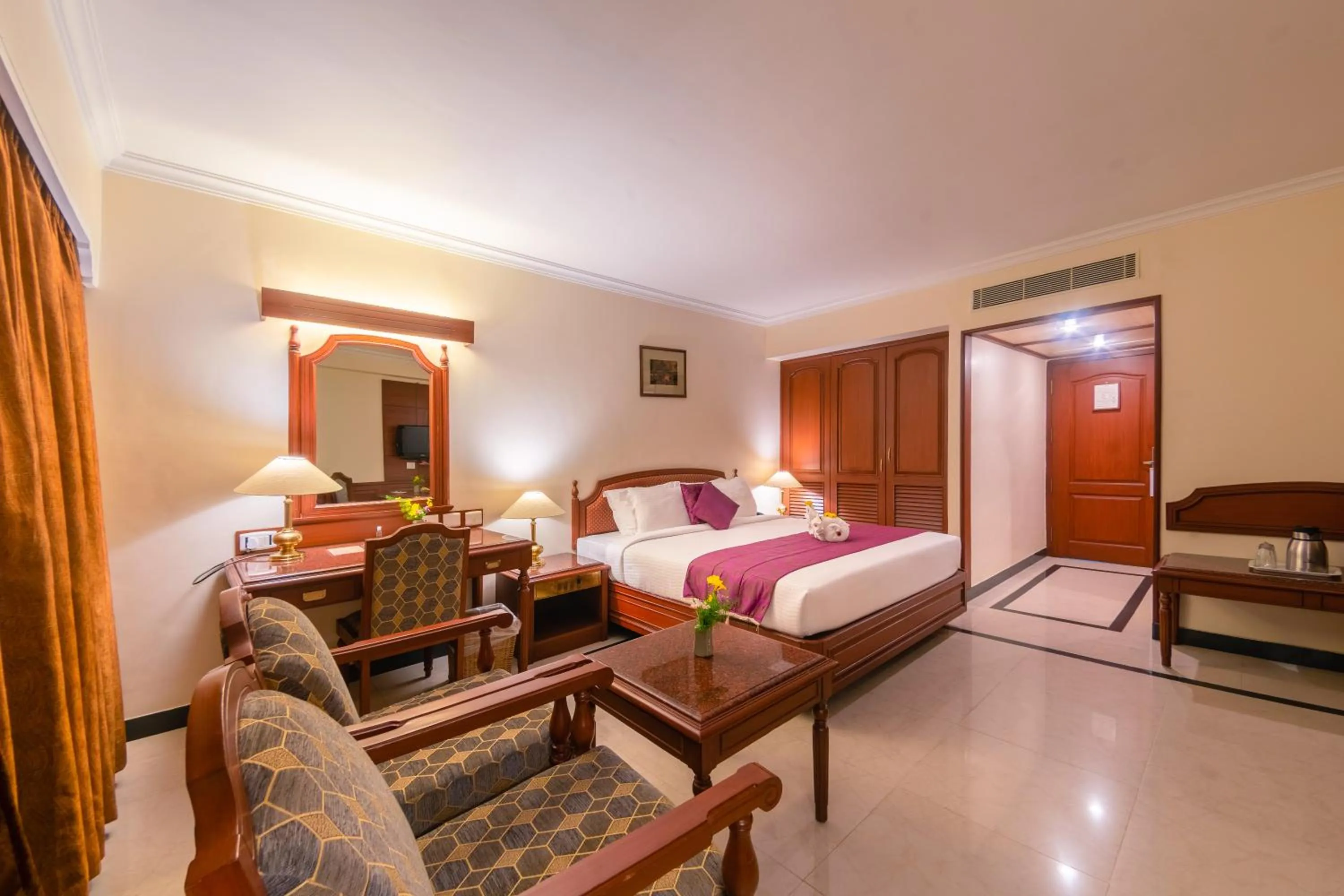 Photo of the whole room, Bed in Hotel Annamalai International