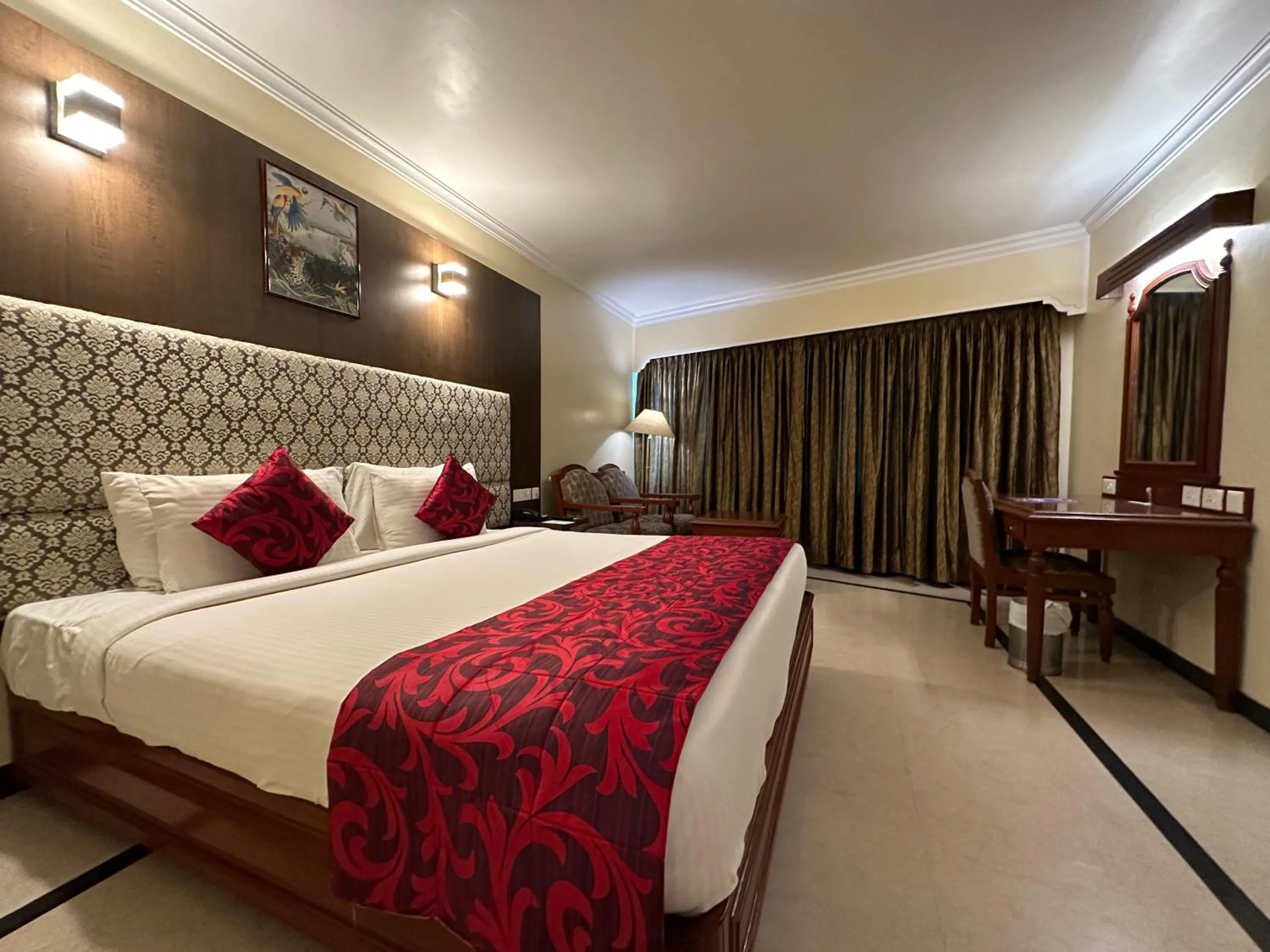 Bedroom, Bed in Hotel Annamalai International