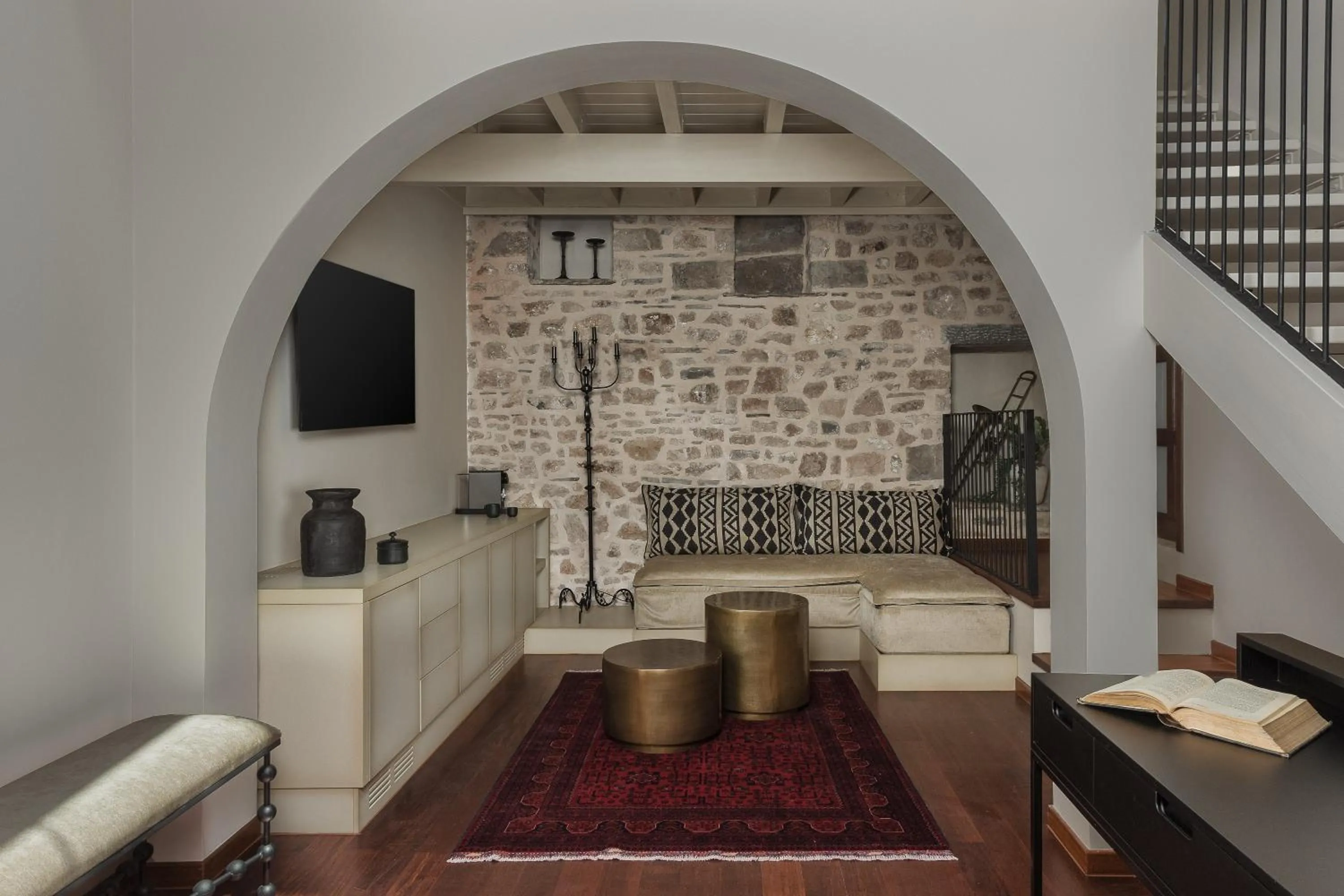 TV and multimedia in Stoes Boutique Hotel