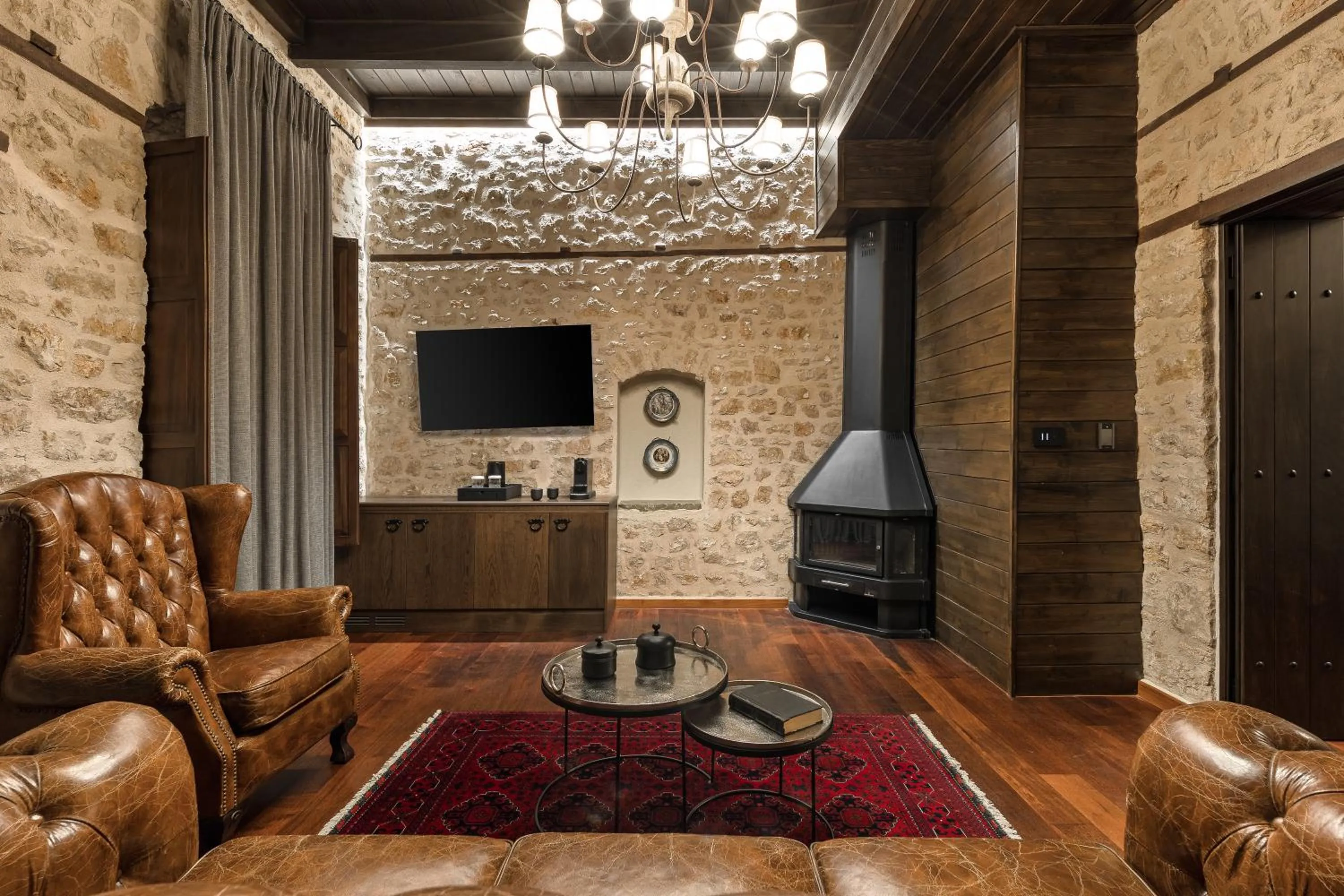 TV and multimedia in Stoes Boutique Hotel