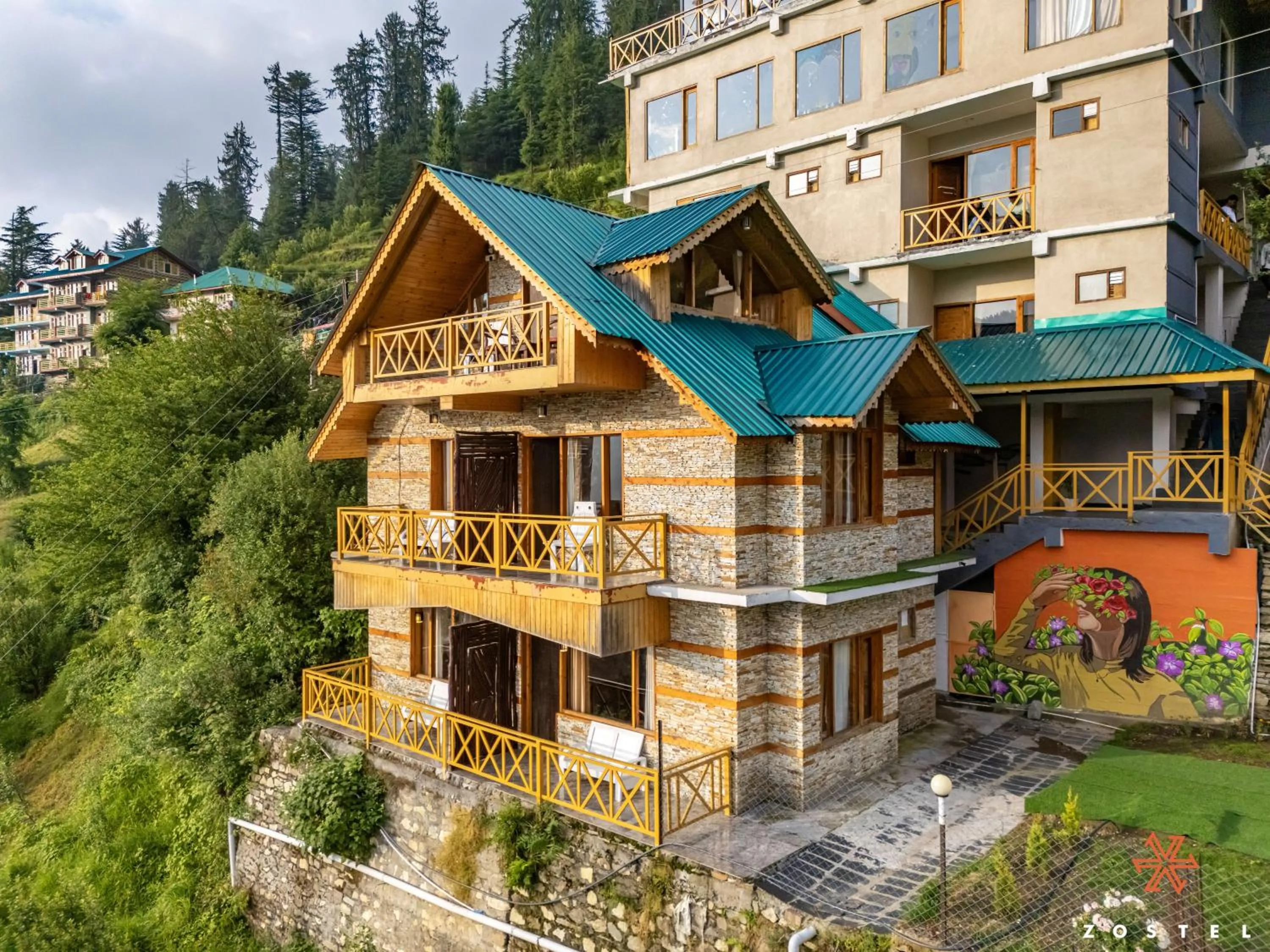 Property building in Zostel Shoja, Jibhi