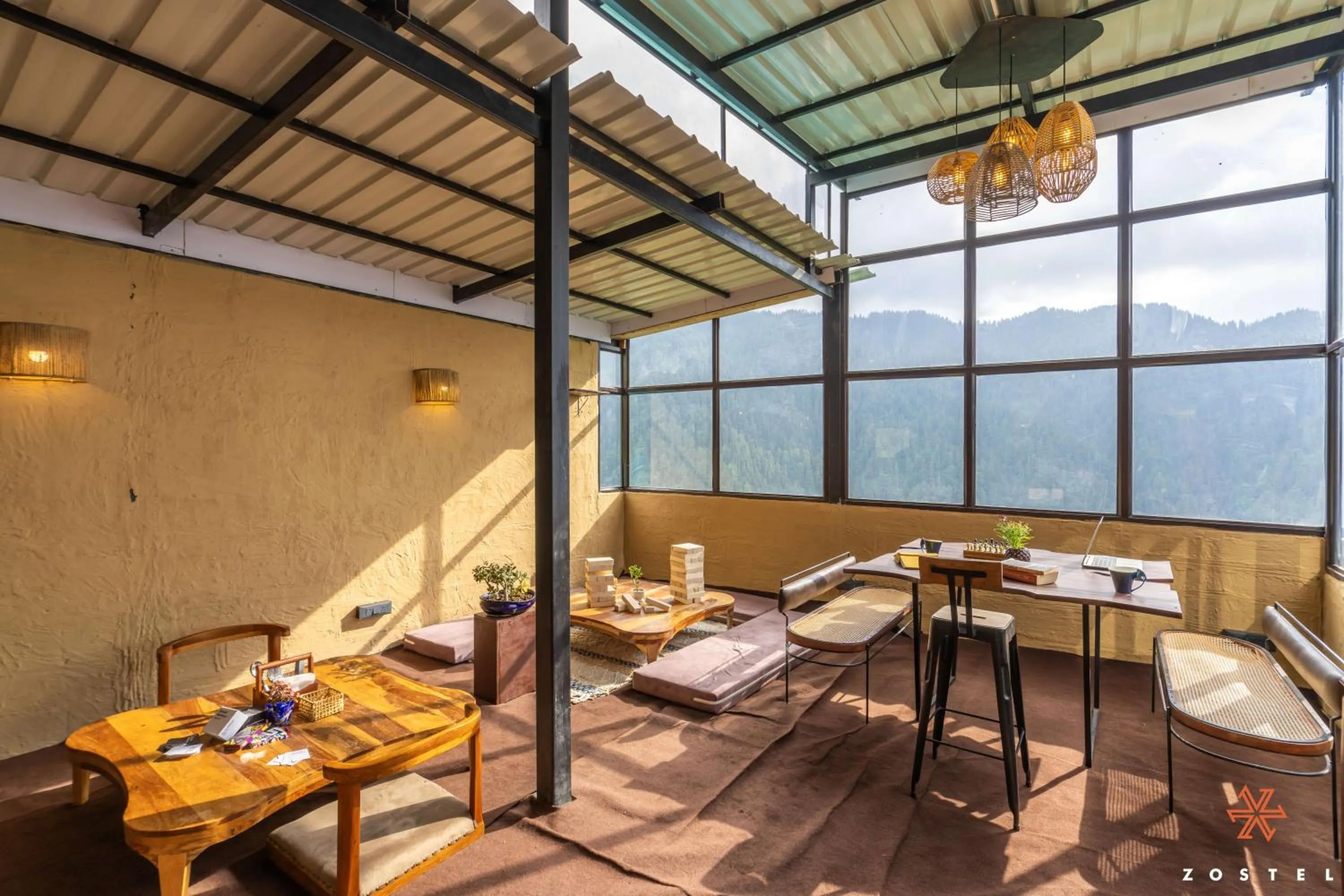 Balcony/Terrace in Zostel Shoja, Jibhi