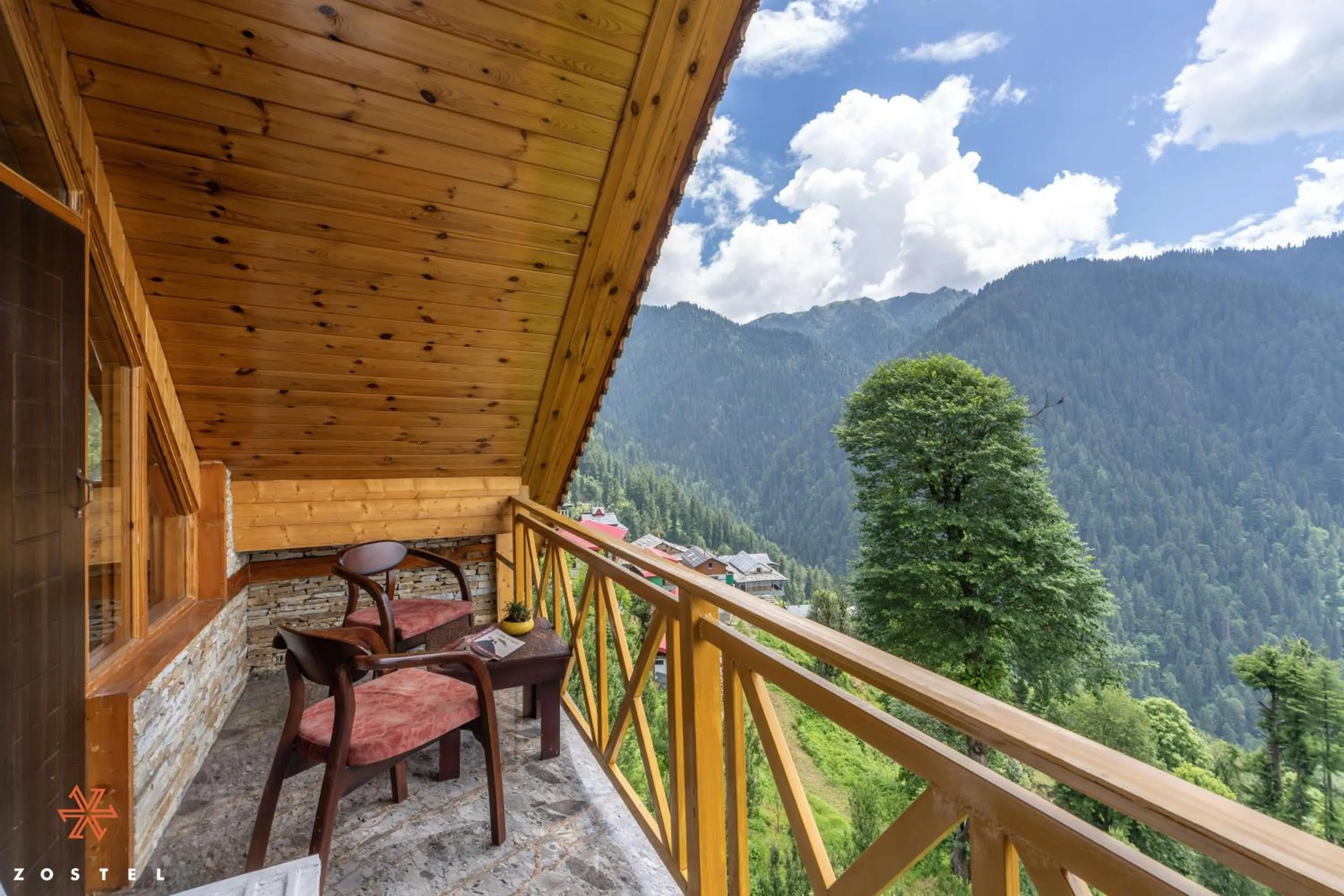 Day in Zostel Shoja, Jibhi