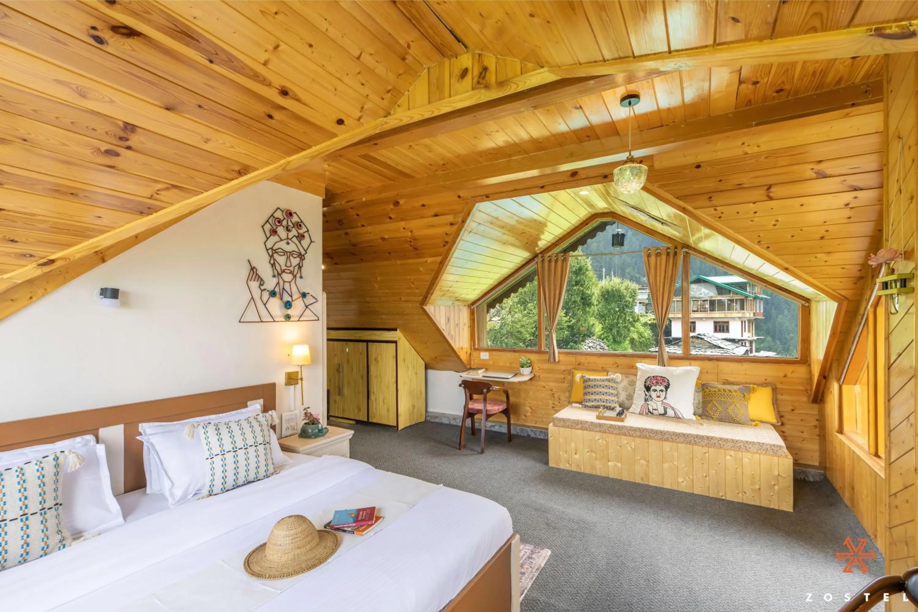 Bed in Zostel Shoja, Jibhi