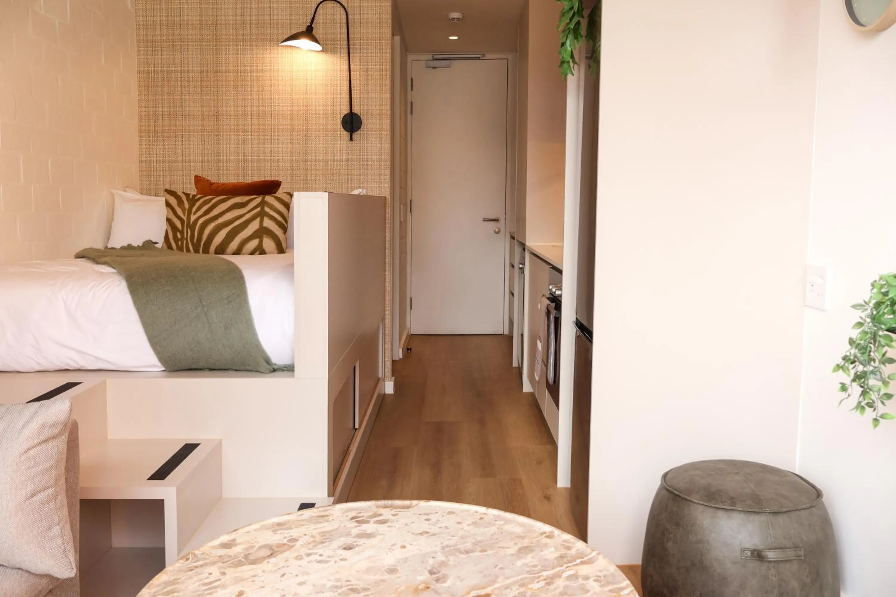 Bed in EIGHTY2 ON M - Fluent Serviced Apartments