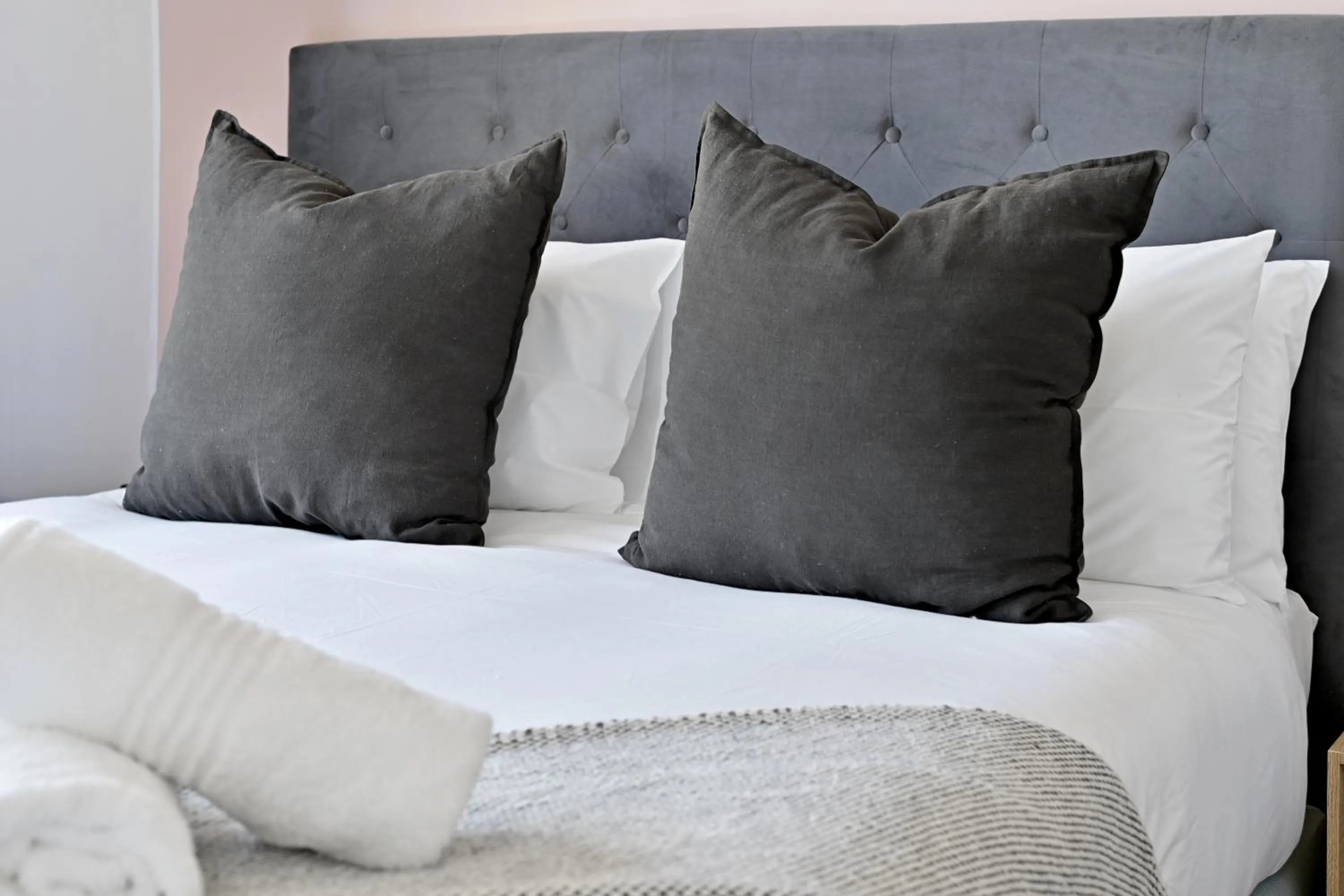 Bed in EIGHTY2 ON M - Fluent Serviced Apartments