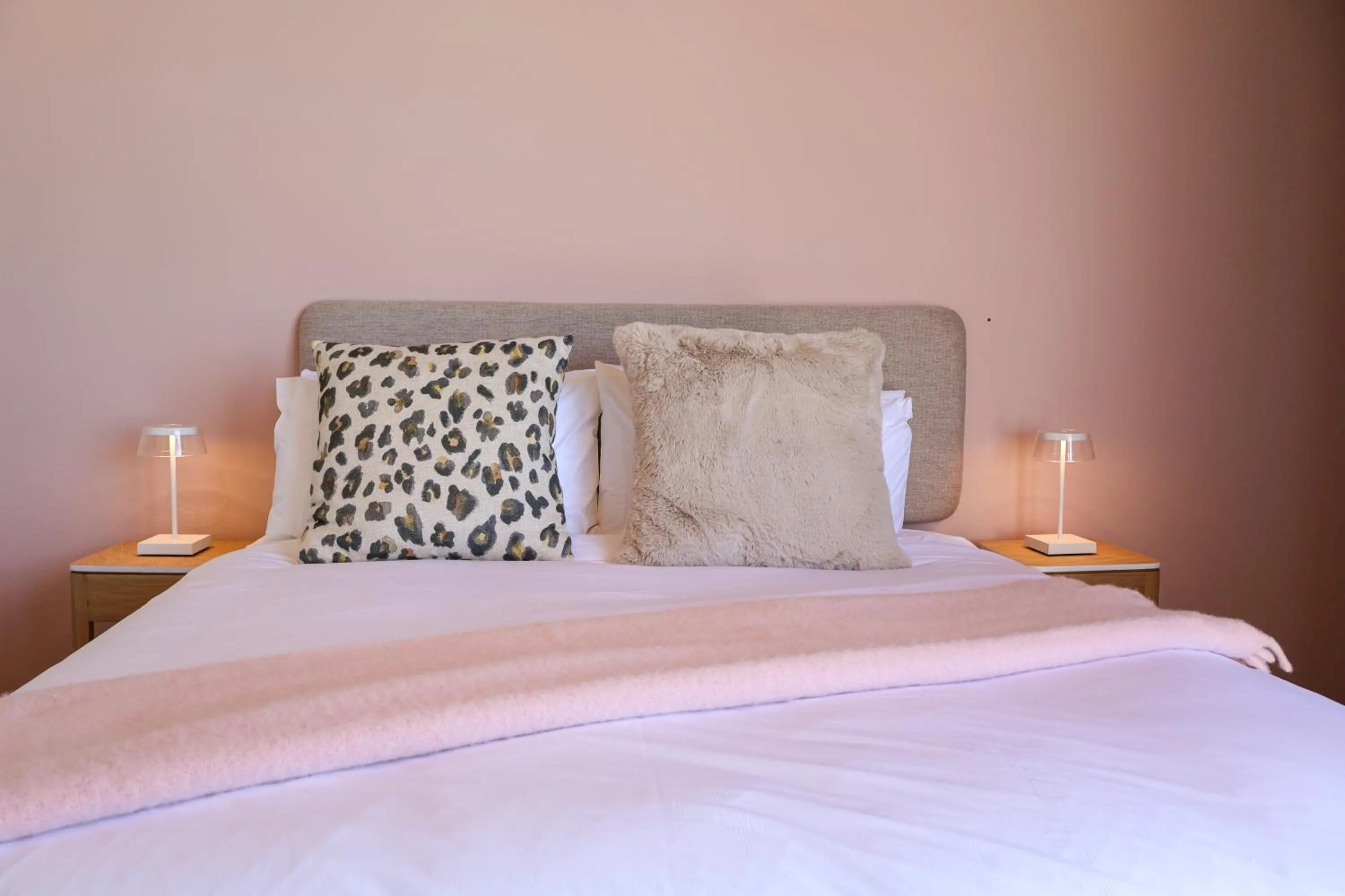 Bed in EIGHTY2 ON M - Fluent Serviced Apartments