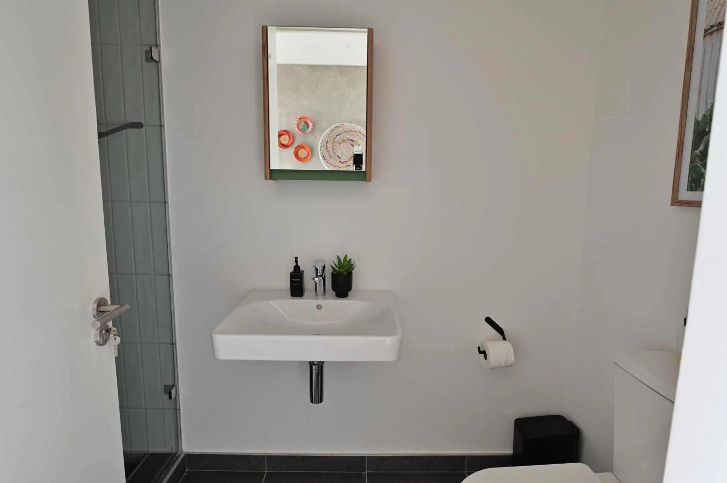 Toilet in EIGHTY2 ON M - Fluent Serviced Apartments