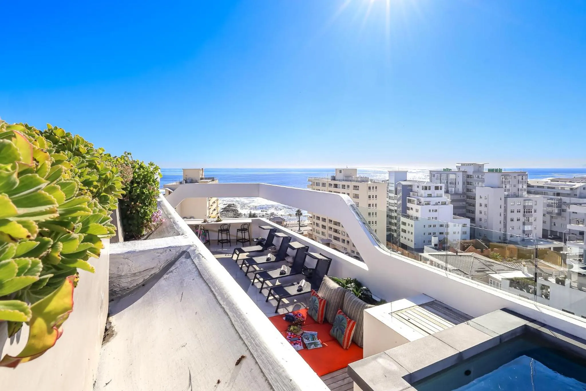 Swimming pool in EIGHTY2 ON M - Fluent Serviced Apartments