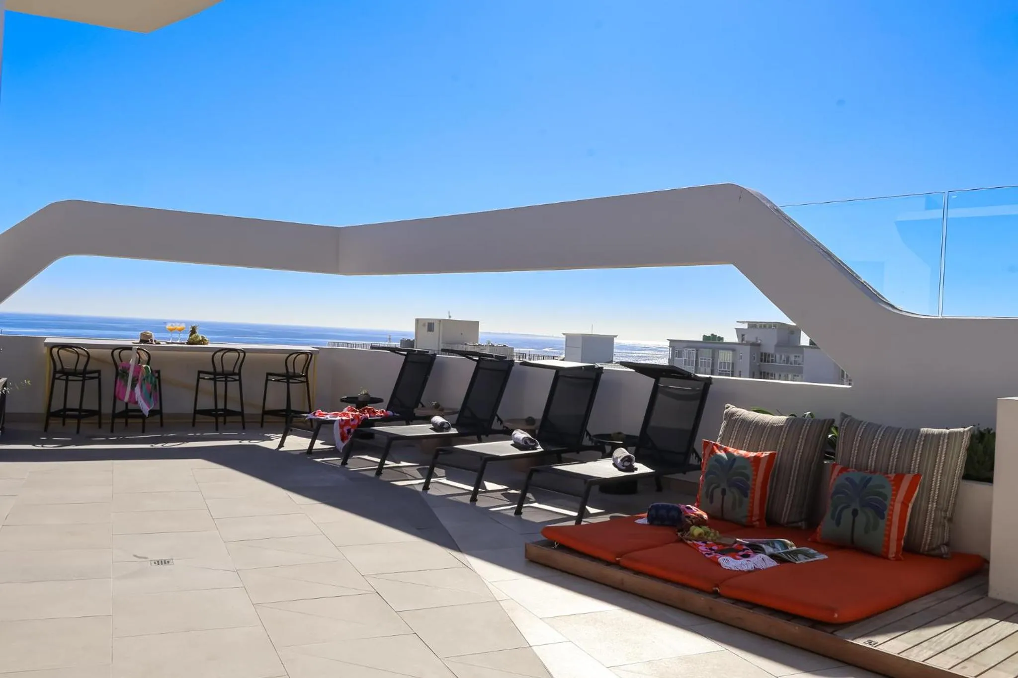 sunbed in EIGHTY2 ON M - Fluent Serviced Apartments