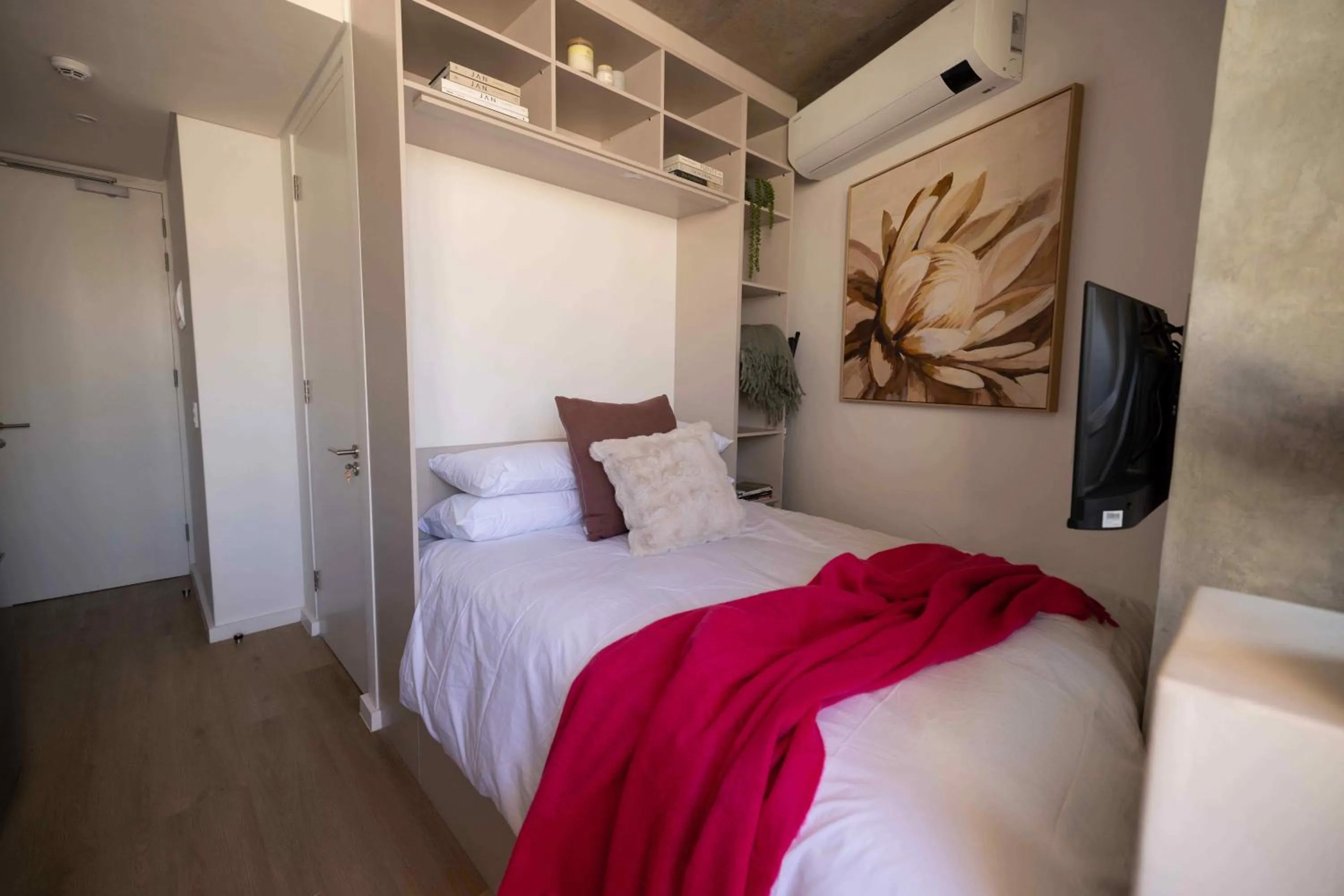 Bed in EIGHTY2 ON M - Fluent Serviced Apartments