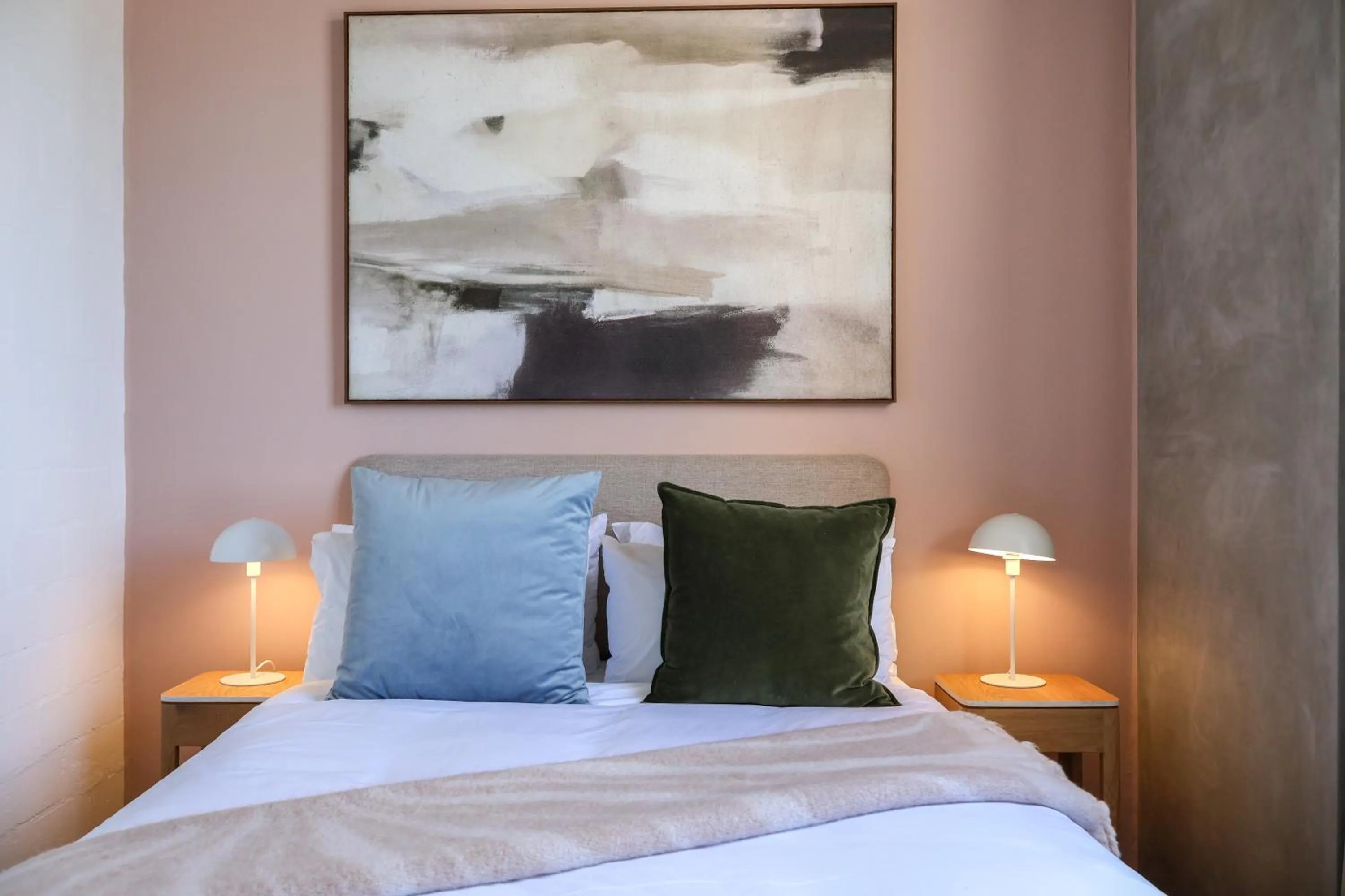 Bed in EIGHTY2 ON M - Fluent Serviced Apartments