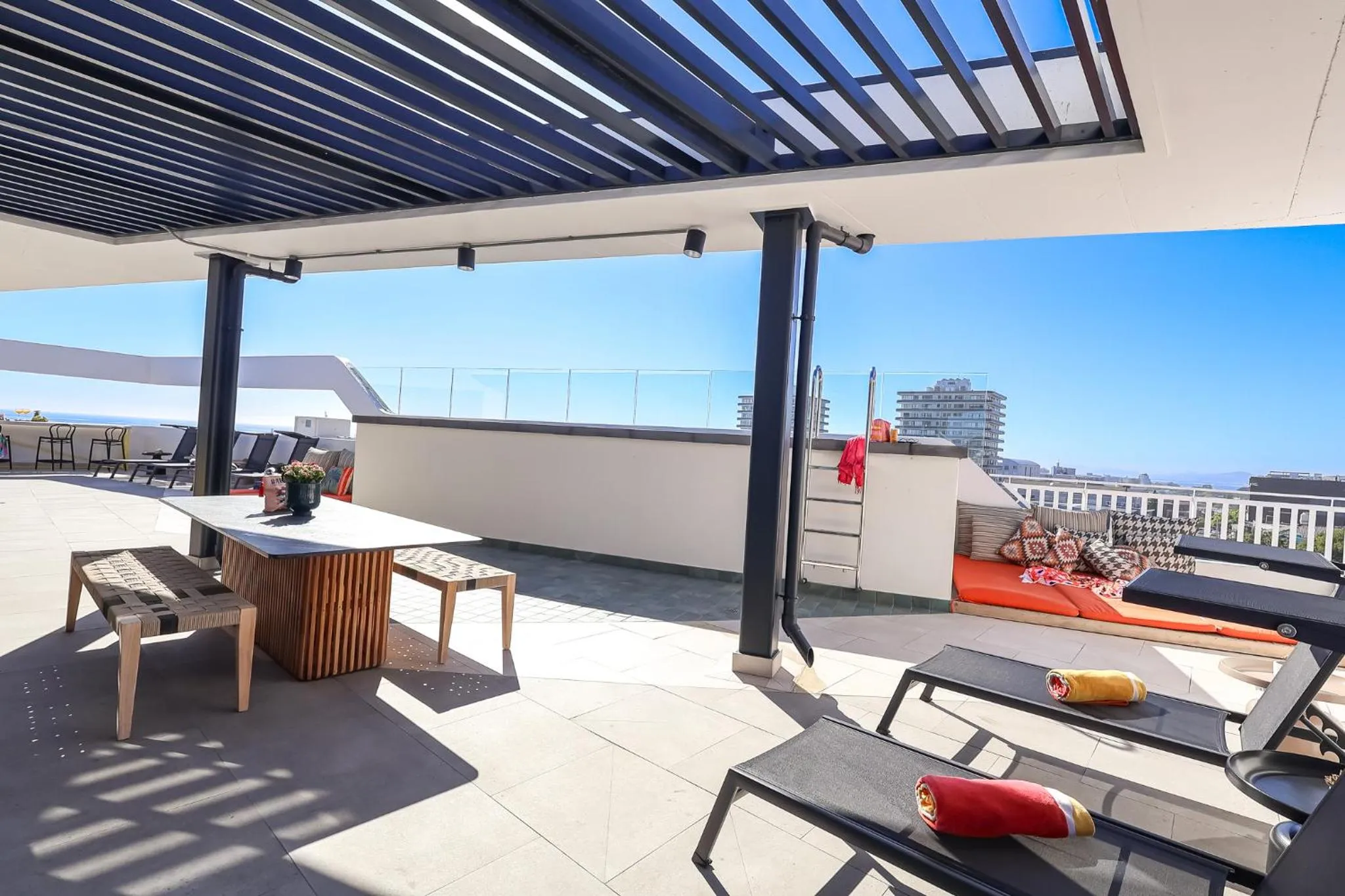 Swimming pool in EIGHTY2 ON M - Fluent Serviced Apartments