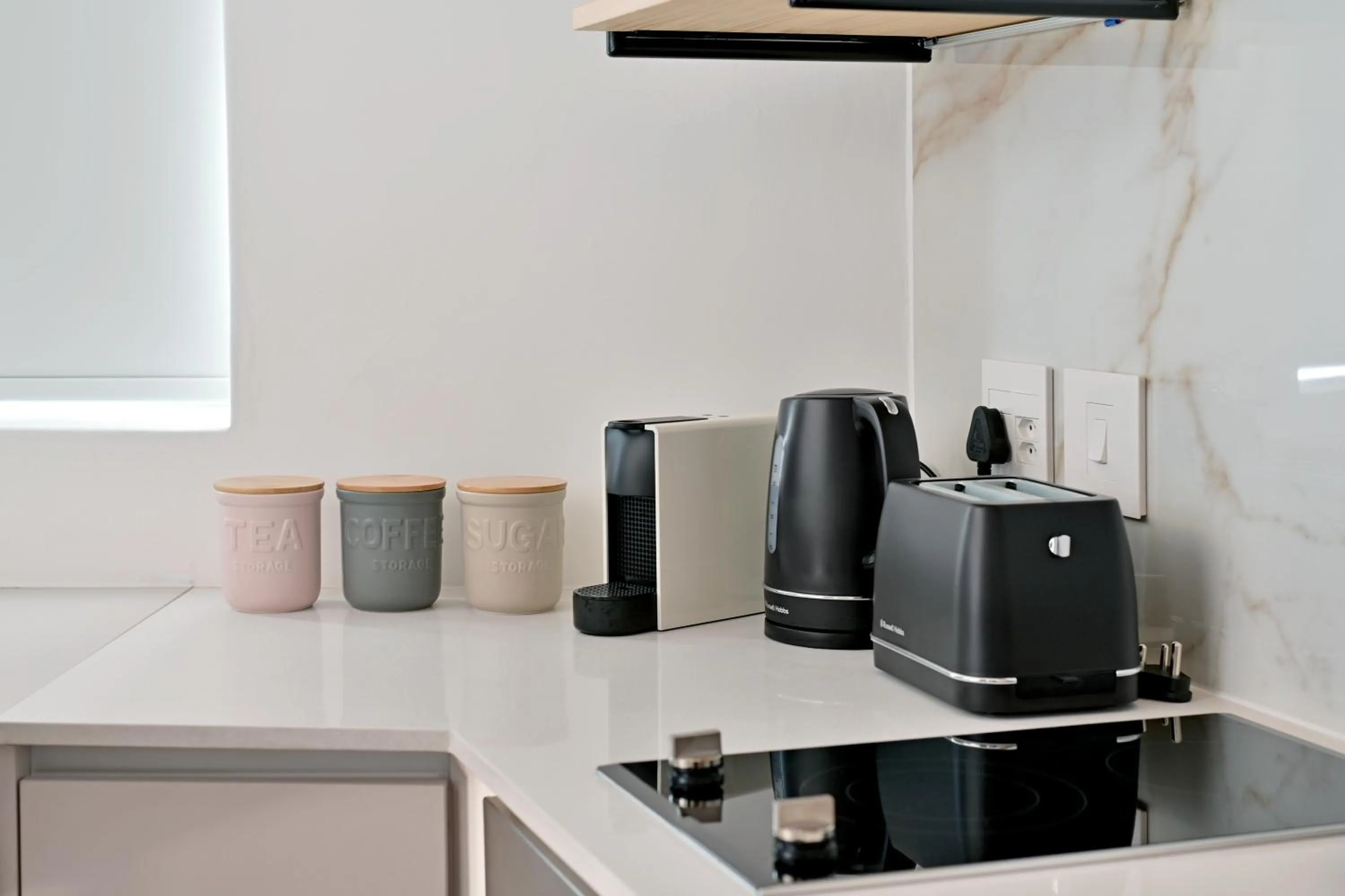 Coffee/tea facilities in EIGHTY2 ON M - Fluent Serviced Apartments