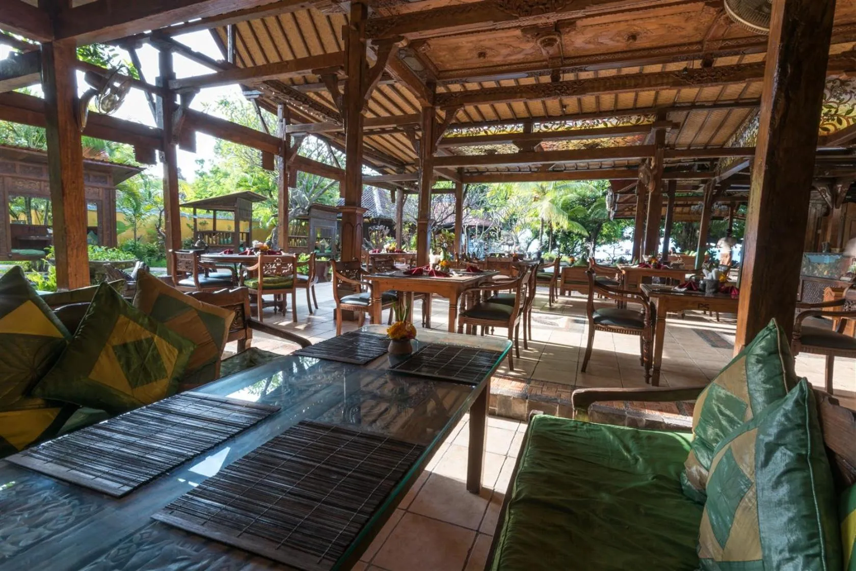 Restaurant/places to eat in Hotel Pondok Sari Beach & SPA Resort
