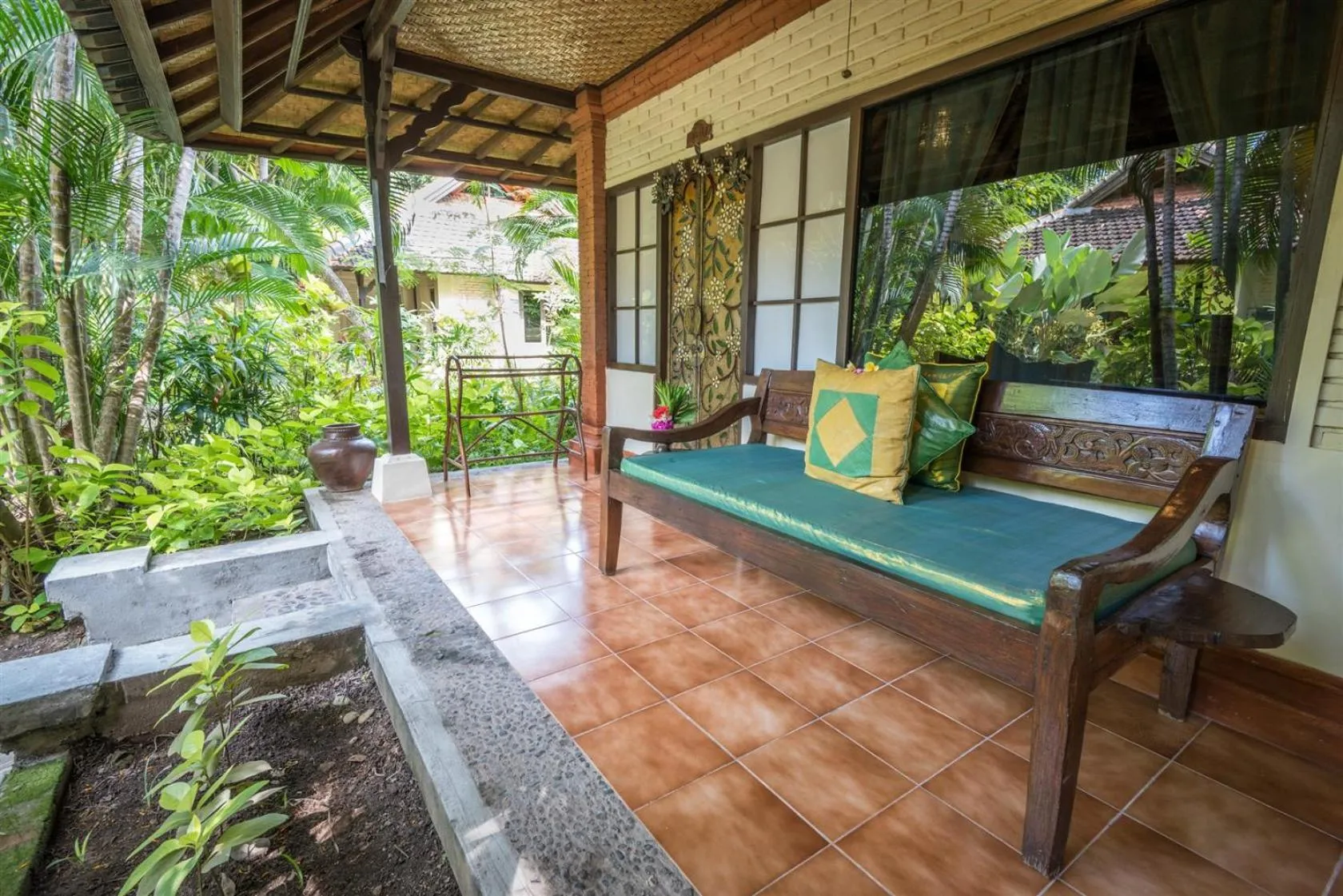 Balcony/Terrace in Hotel Pondok Sari Beach & SPA Resort