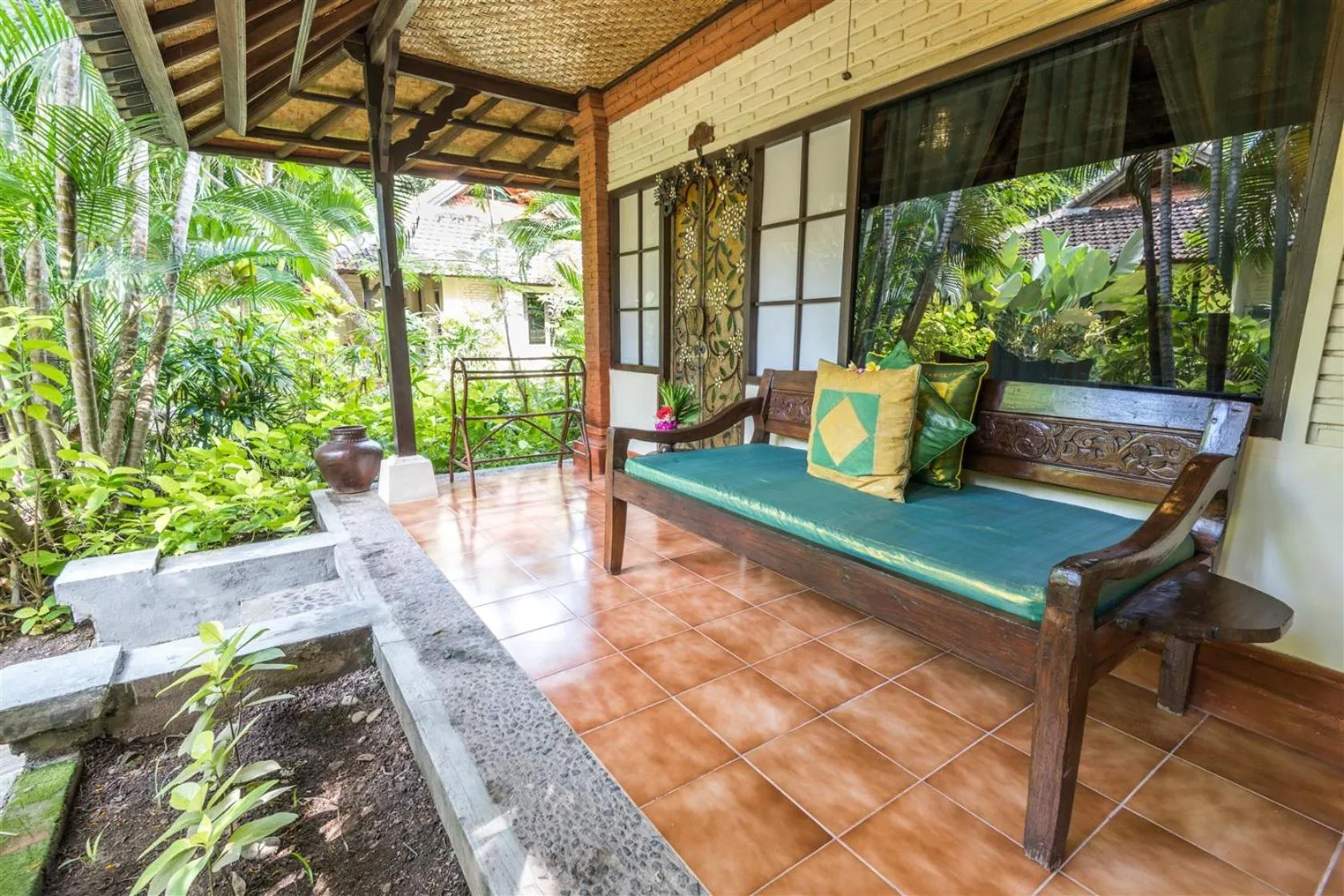 Balcony/Terrace in Hotel Pondok Sari Beach & SPA Resort