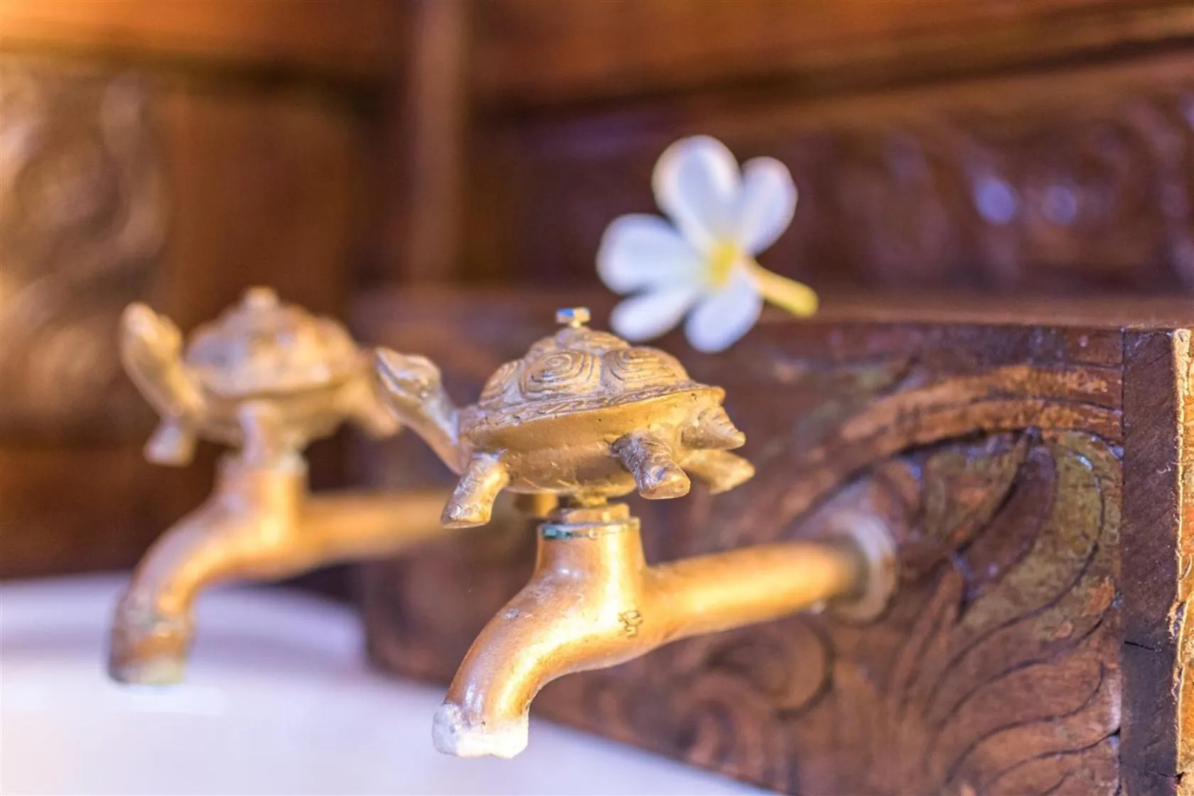 Bathroom in Hotel Pondok Sari Beach & SPA Resort
