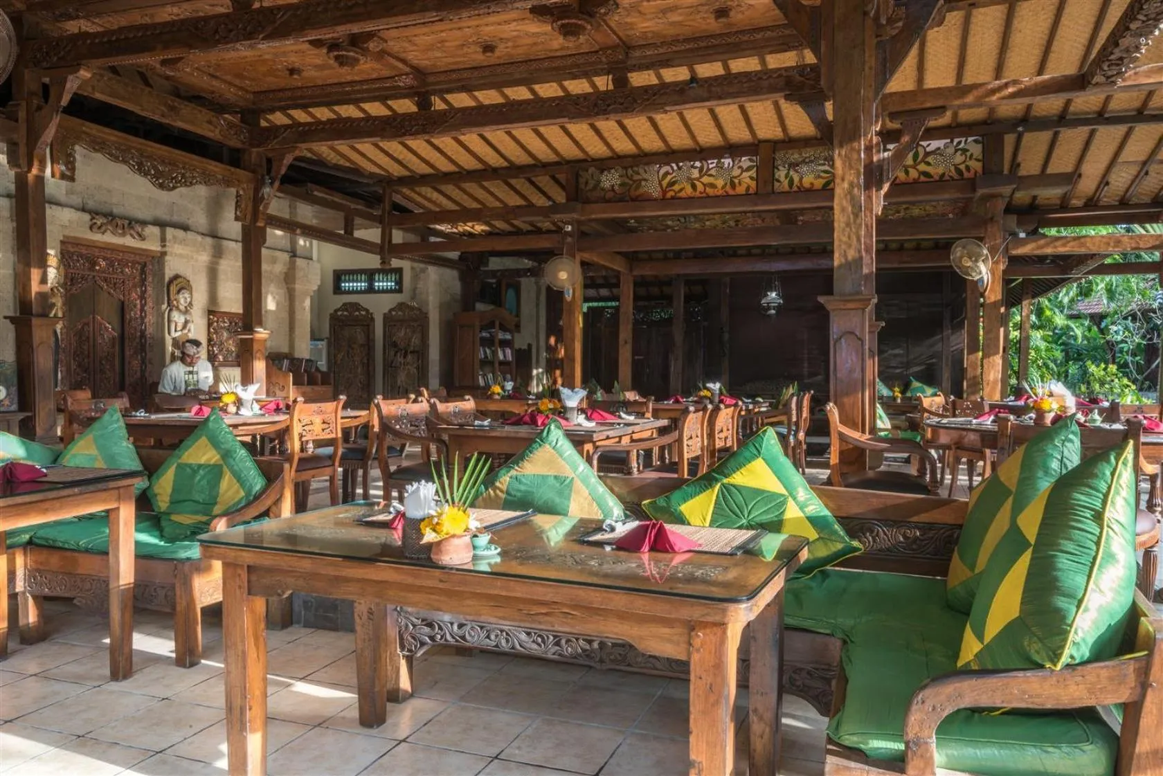 Restaurant/places to eat in Hotel Pondok Sari Beach & SPA Resort