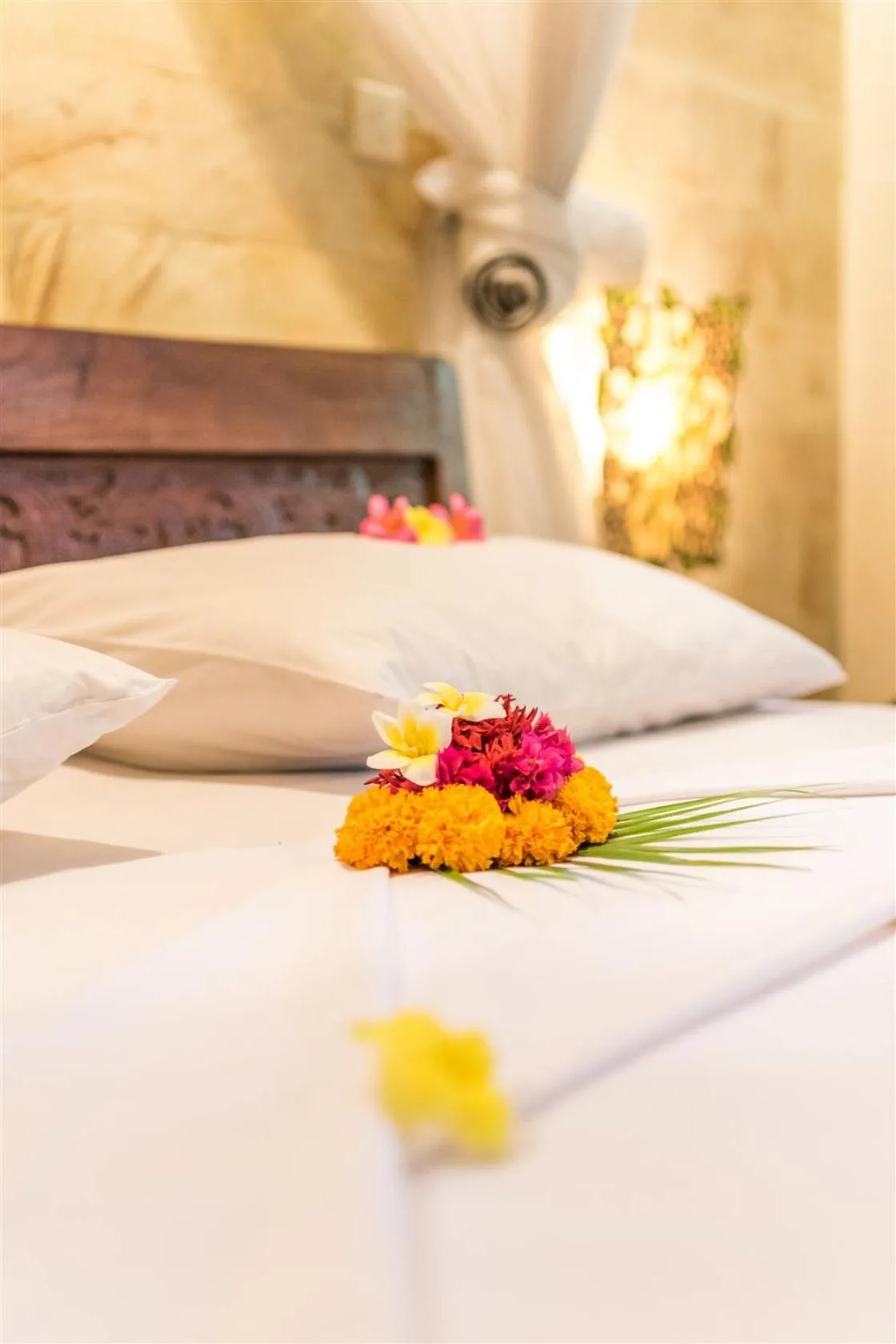 Bed in Hotel Pondok Sari Beach & SPA Resort