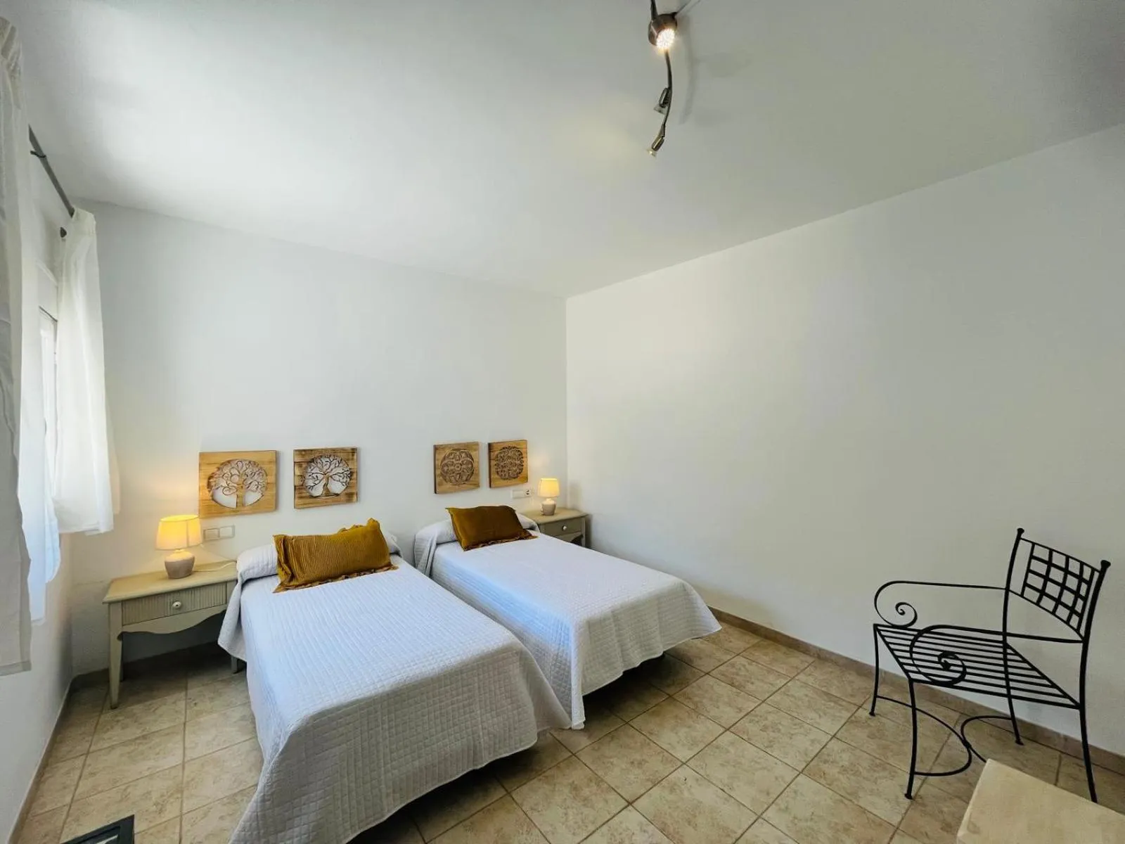 Bed in HOTEL MUSEO Lucainena