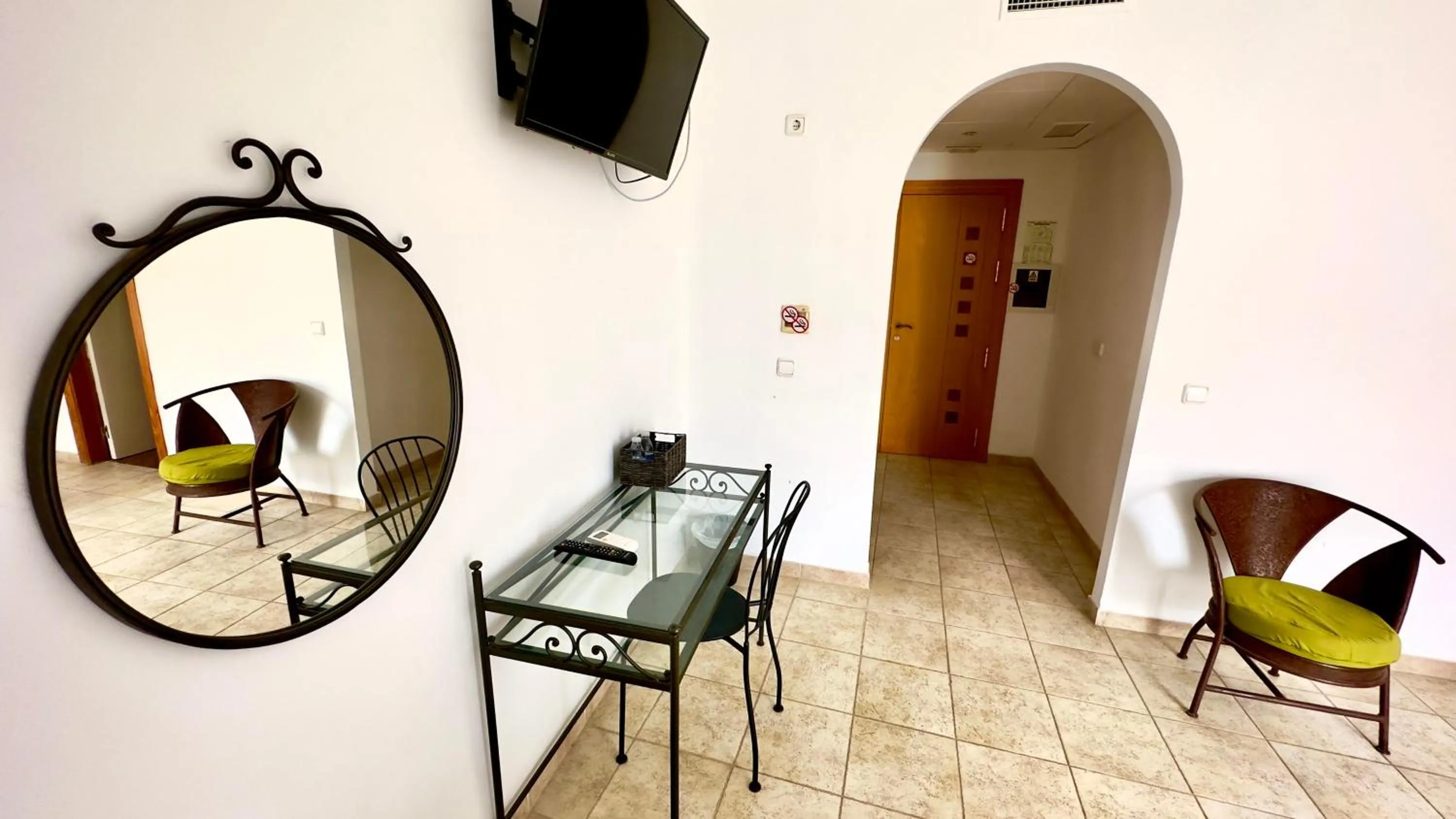 TV and multimedia in HOTEL MUSEO Lucainena