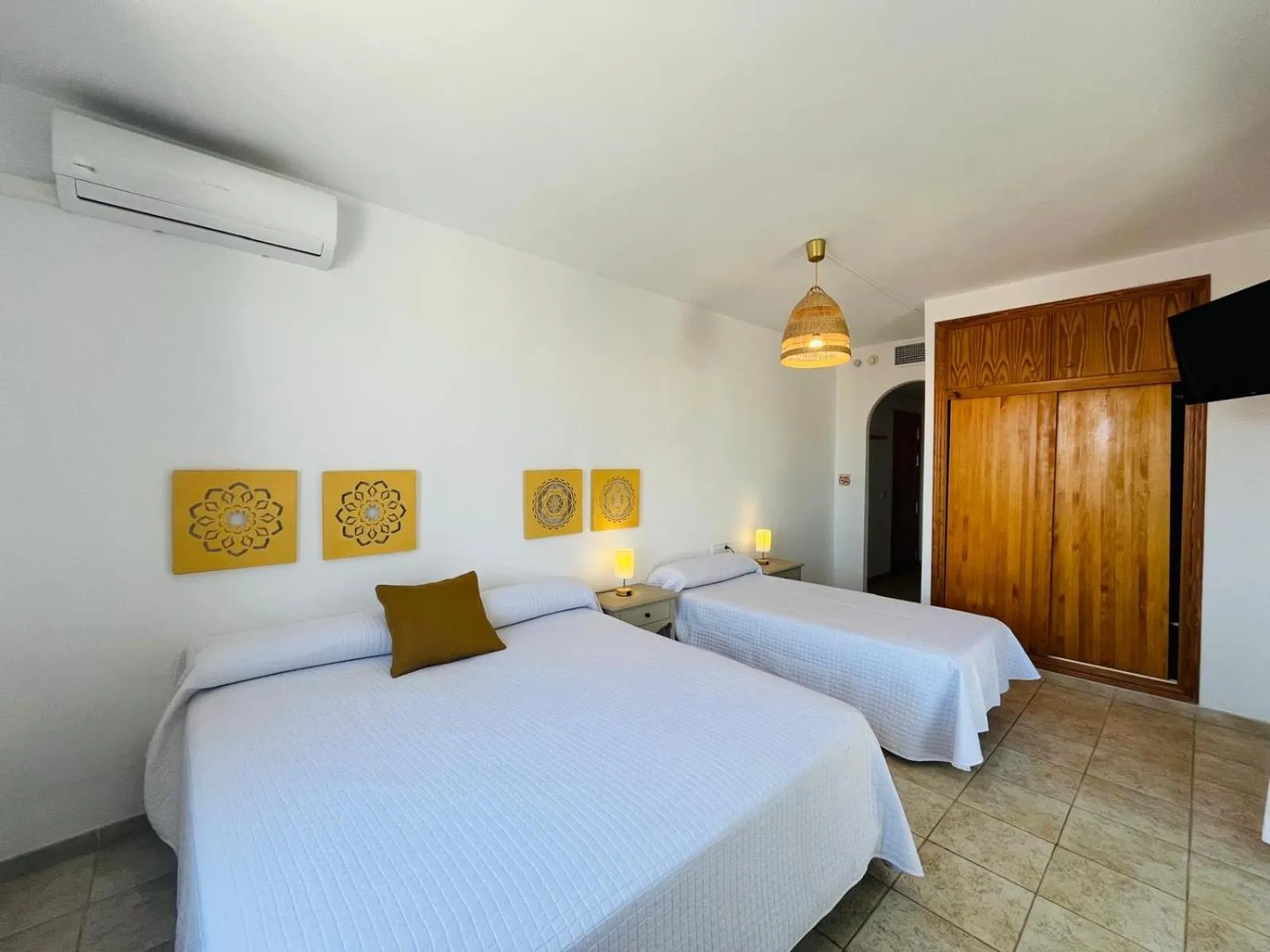 Bed in HOTEL MUSEO Lucainena