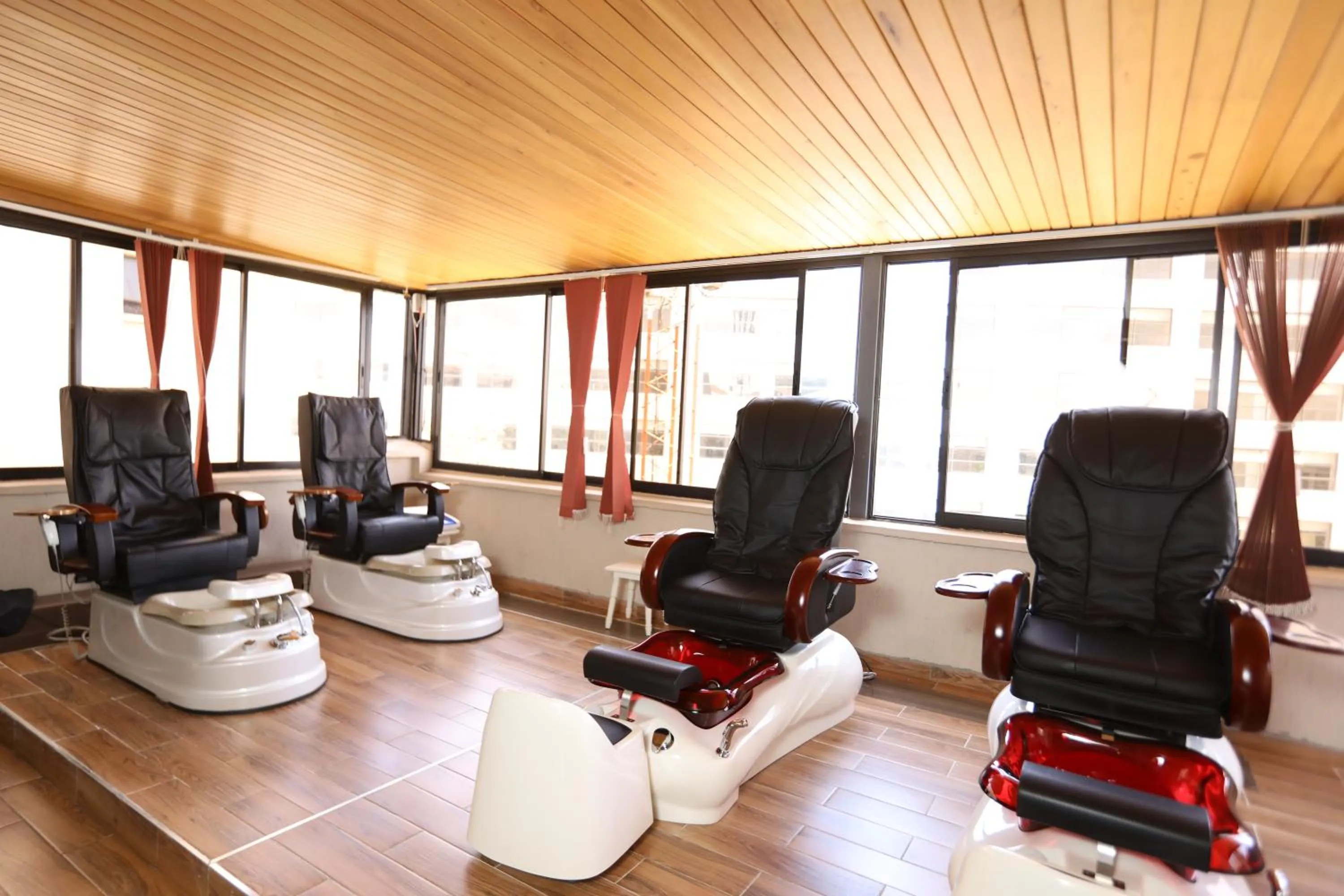 Massage in Bidwood Suite Hotel