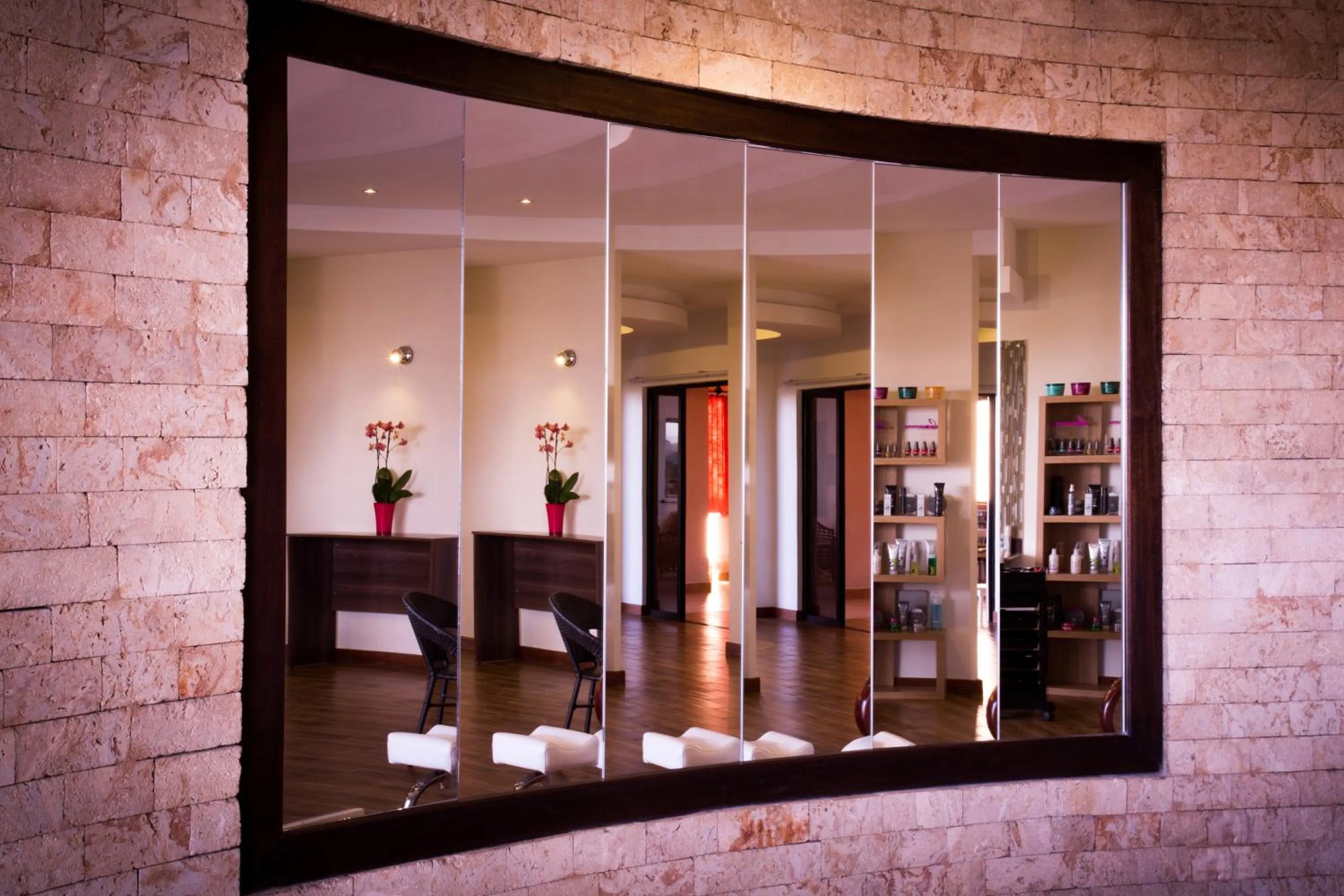 Spa and wellness centre/facilities in Bidwood Suite Hotel