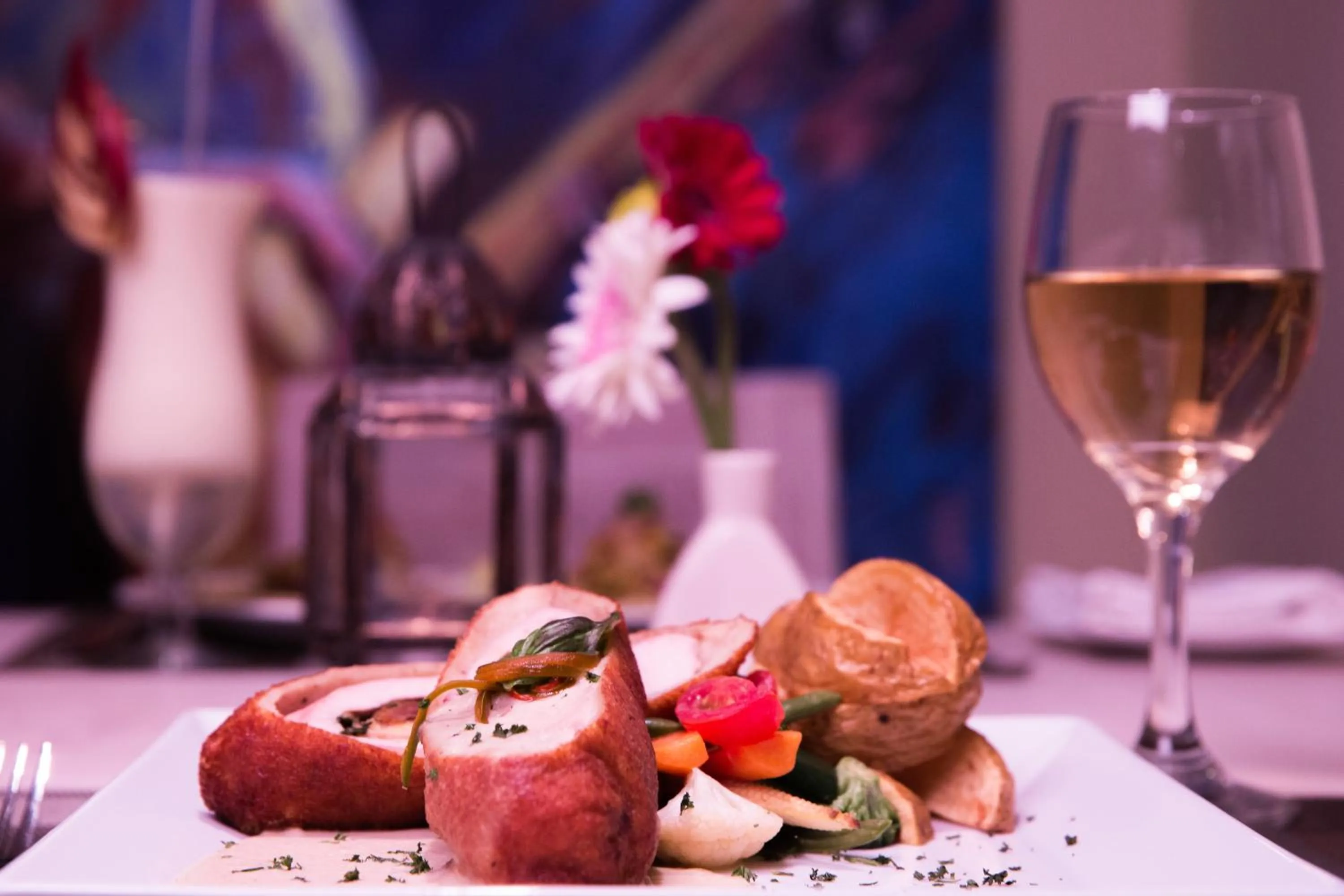 Food and drinks in Bidwood Suite Hotel