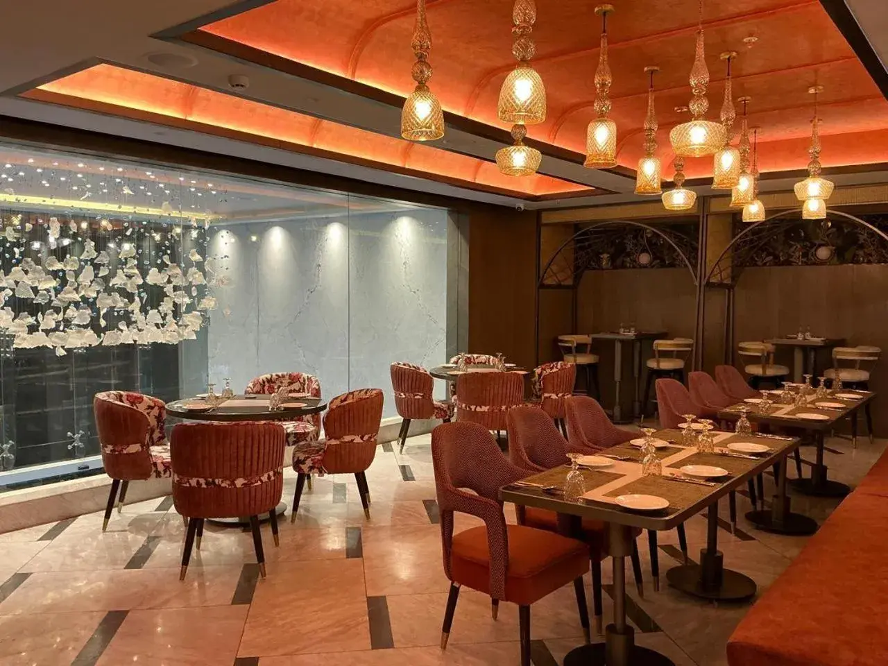 Restaurant/places to eat in Akino Luxury Restaurant/places to eat in Akino Luxury