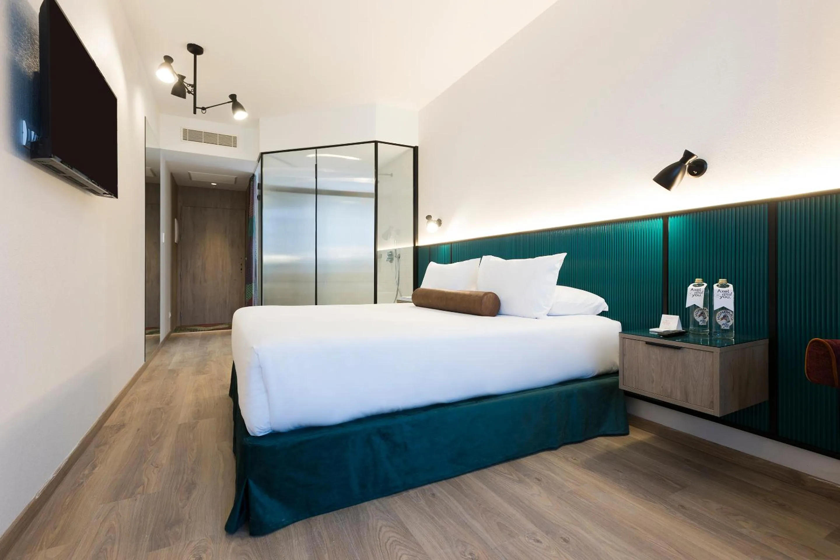 Bed in Axel Hotel Bilbao - Adults Only