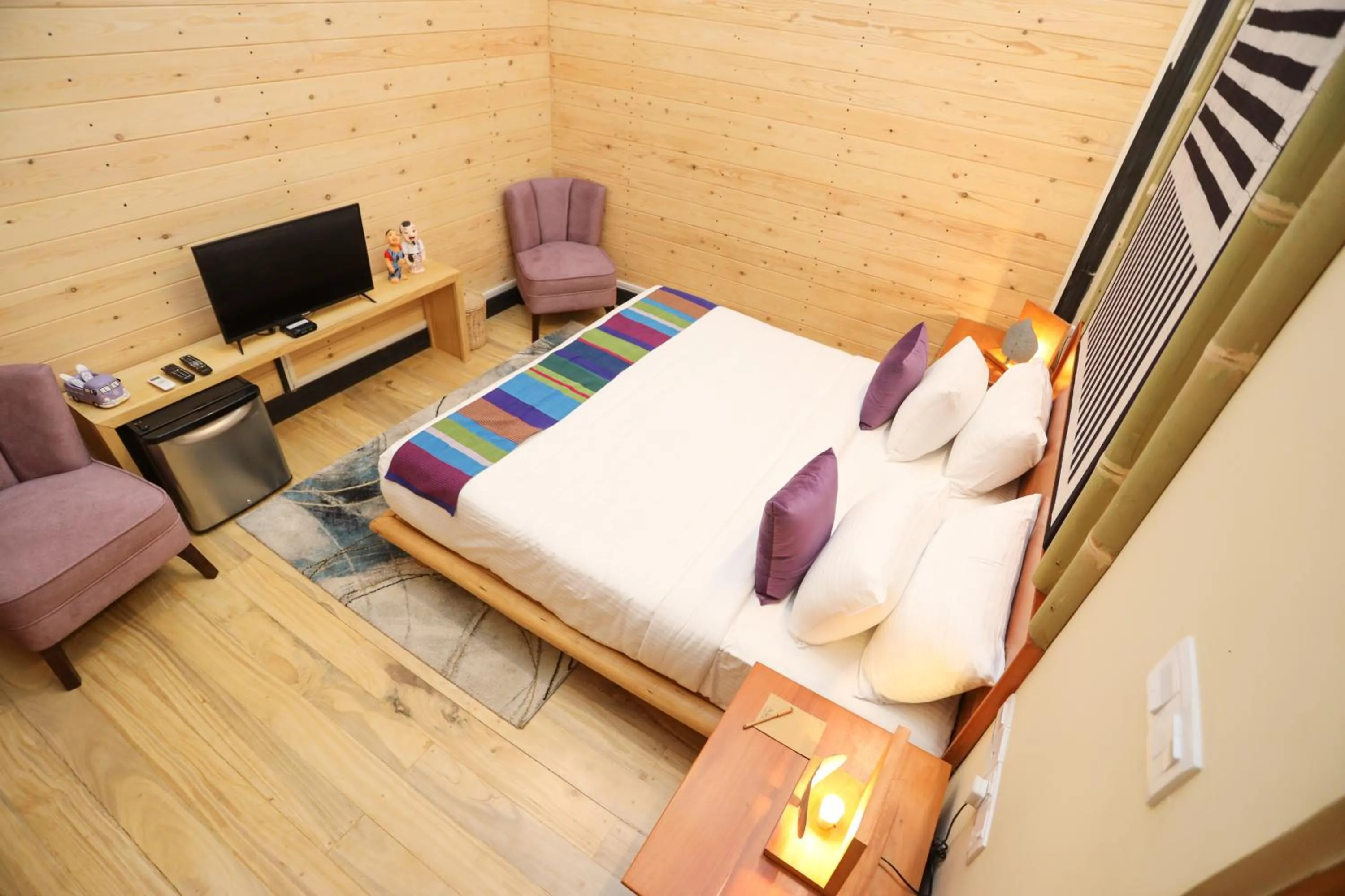 Communal lounge/ TV room, Bed in The Feel Luxury Boutique Hotel Ella